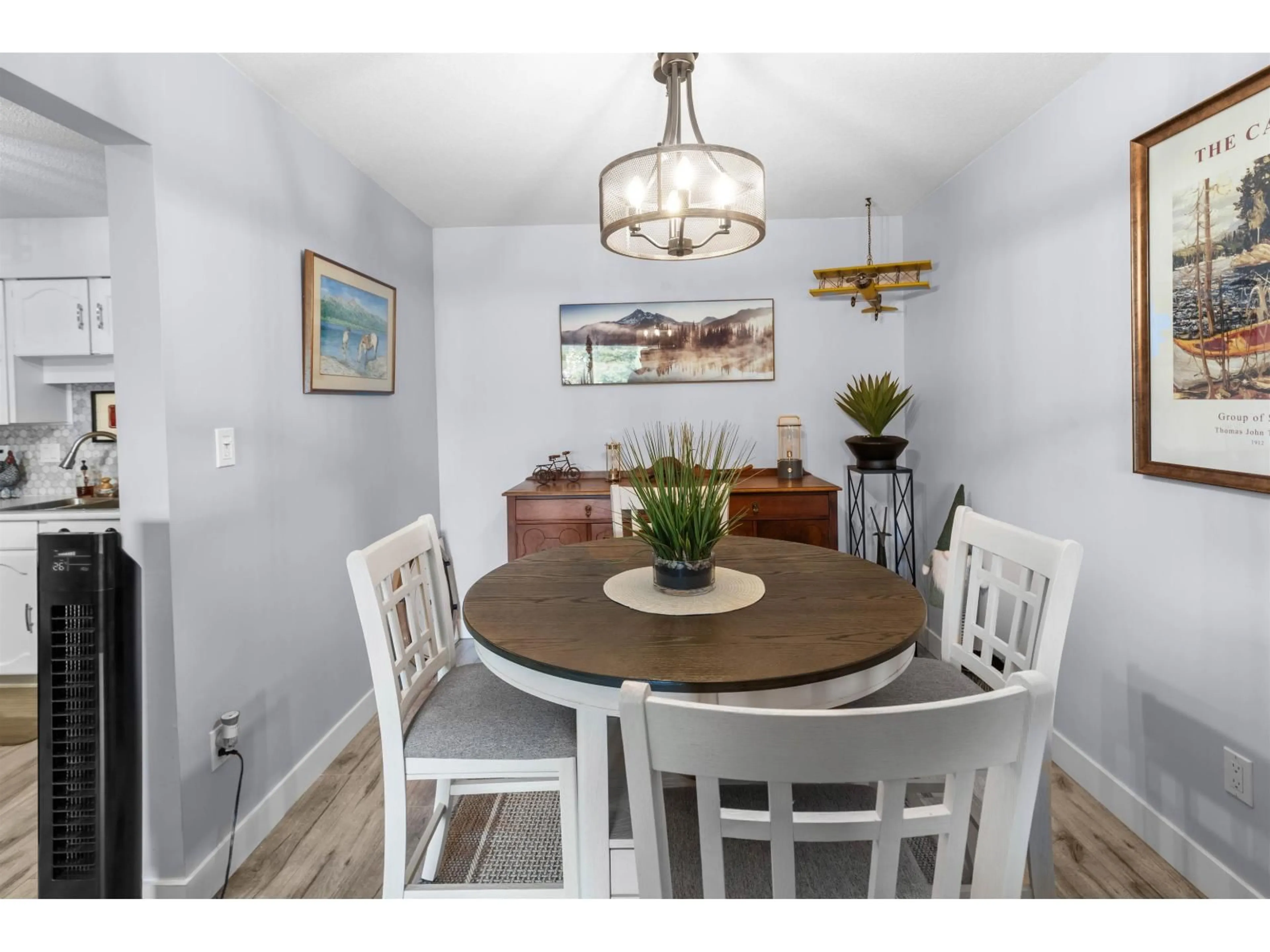 Dining room, wood/laminate floor for 307 - 2279 MCCALLUM ROAD, Abbotsford British Columbia V2S3N7