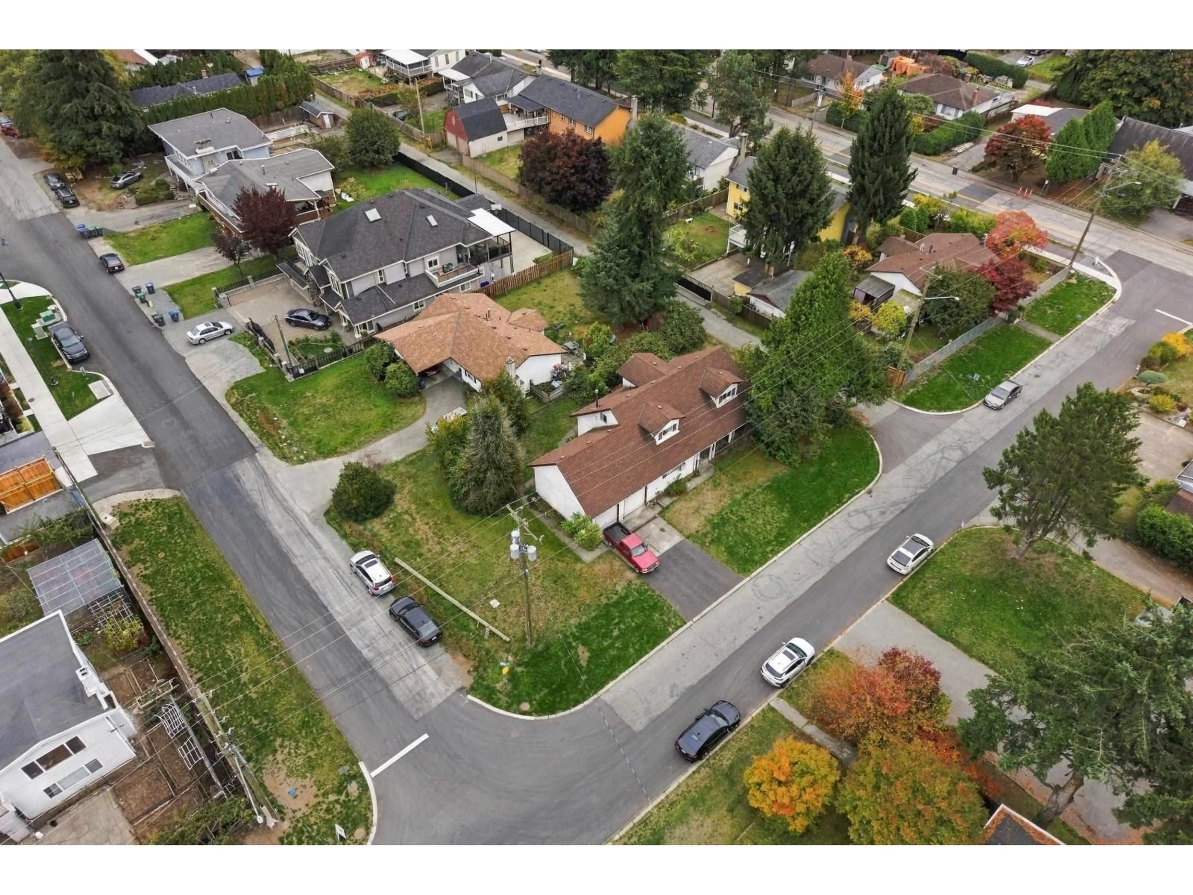 A pic from outside/outdoor area/front of a property/back of a property/a pic from drone, street for 10034 132A STREET, Surrey British Columbia V3T5B3