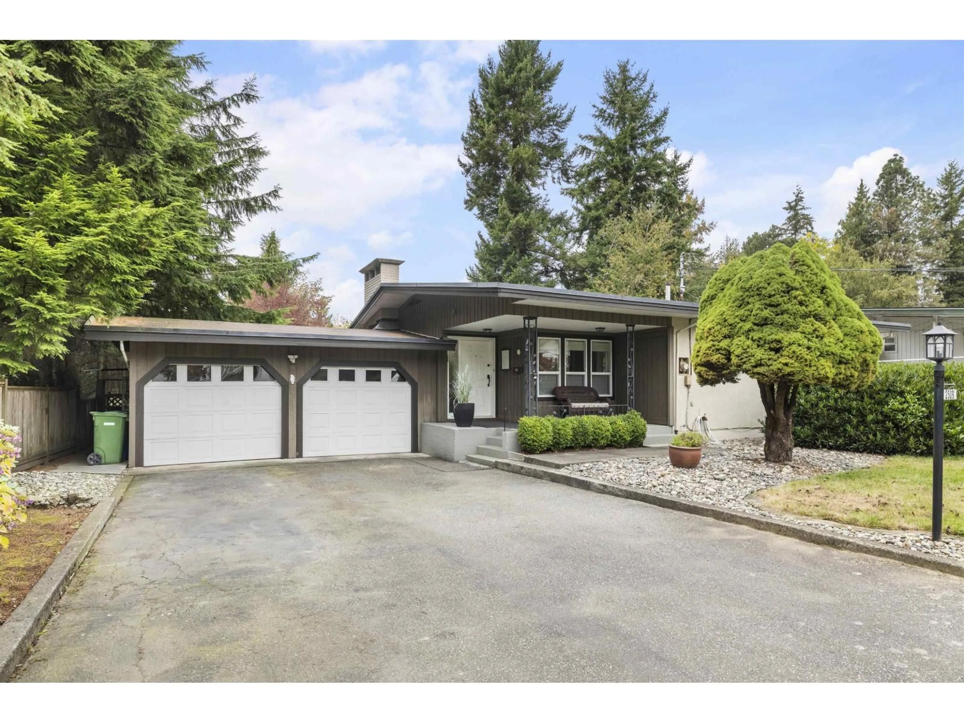 Home with vinyl exterior material, street for 2509 ALDERVIEW STREET, Abbotsford British Columbia V3S8J9