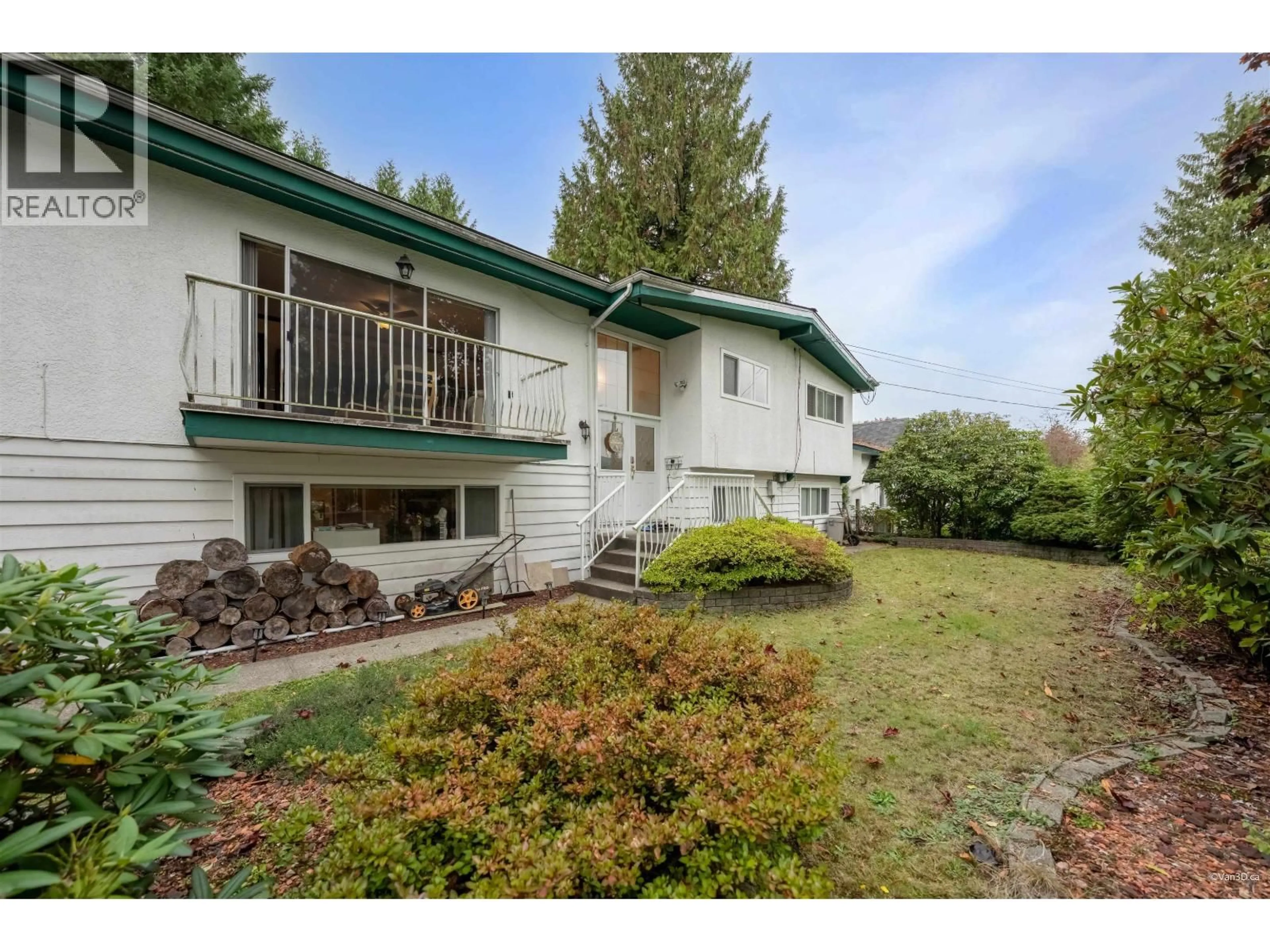 A pic from outside/outdoor area/front of a property/back of a property/a pic from drone, unknown for 1119 TUXEDO DRIVE, Port Moody British Columbia V3H1L3