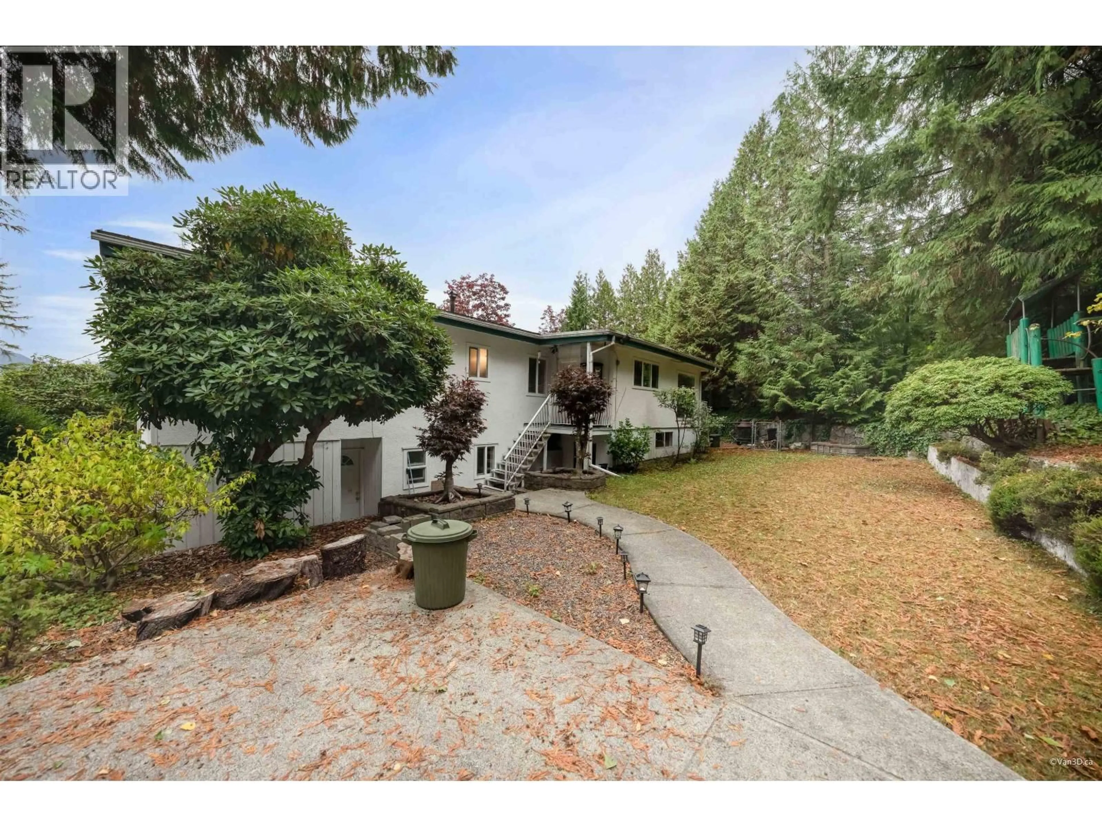 A pic from outside/outdoor area/front of a property/back of a property/a pic from drone, street for 1119 TUXEDO DRIVE, Port Moody British Columbia V3H1L3
