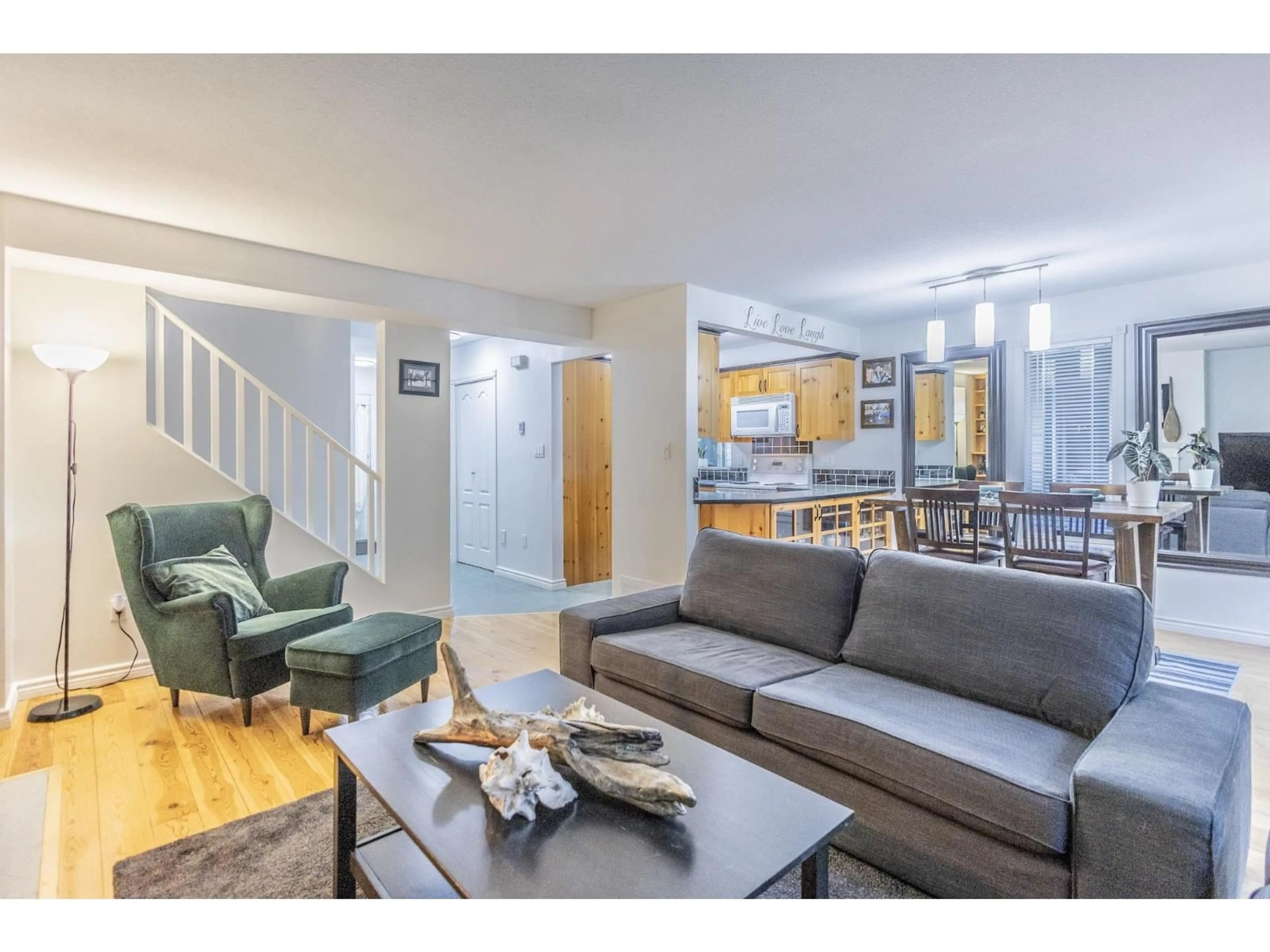 Living room with furniture, unknown for 19 - 8863 216 STREET, Langley British Columbia V1M2G9