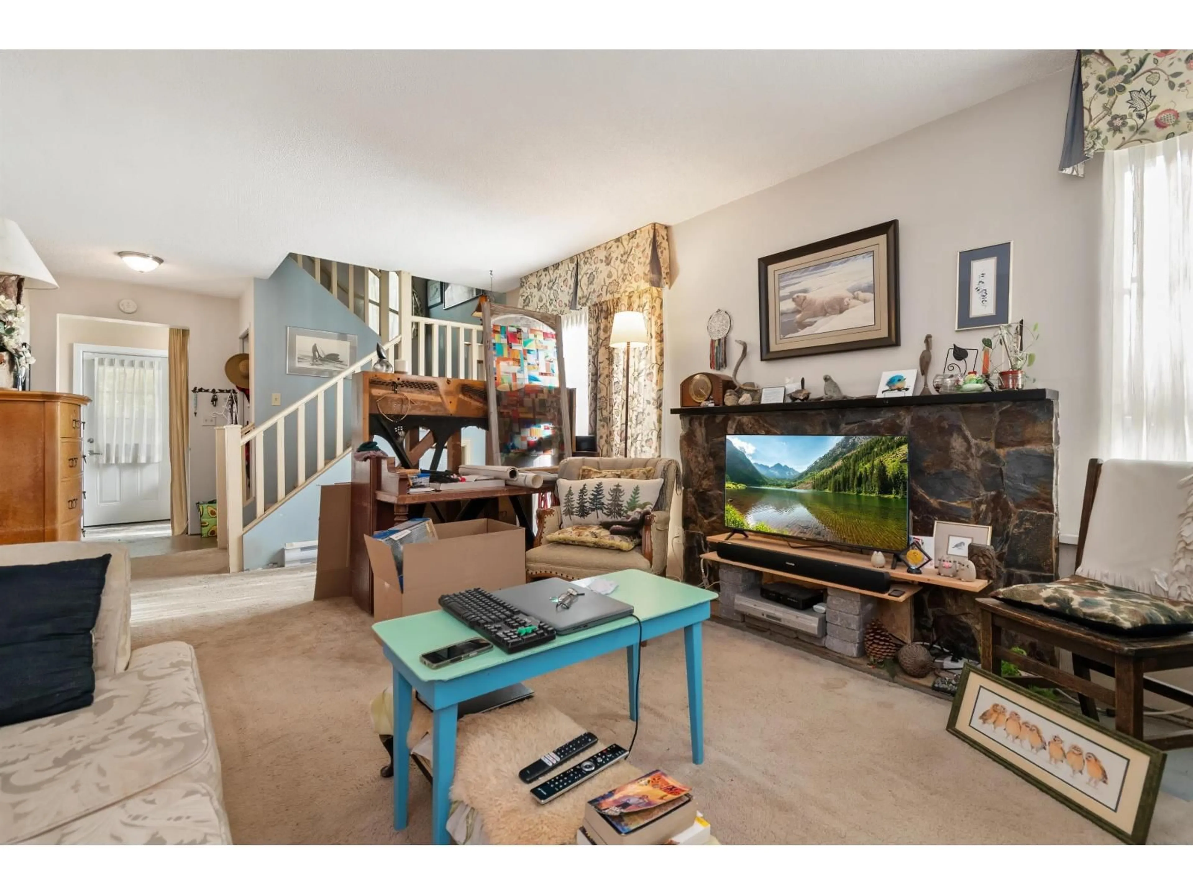 Living room with furniture, unknown for 6001 194A STREET, Surrey British Columbia V3S7L2