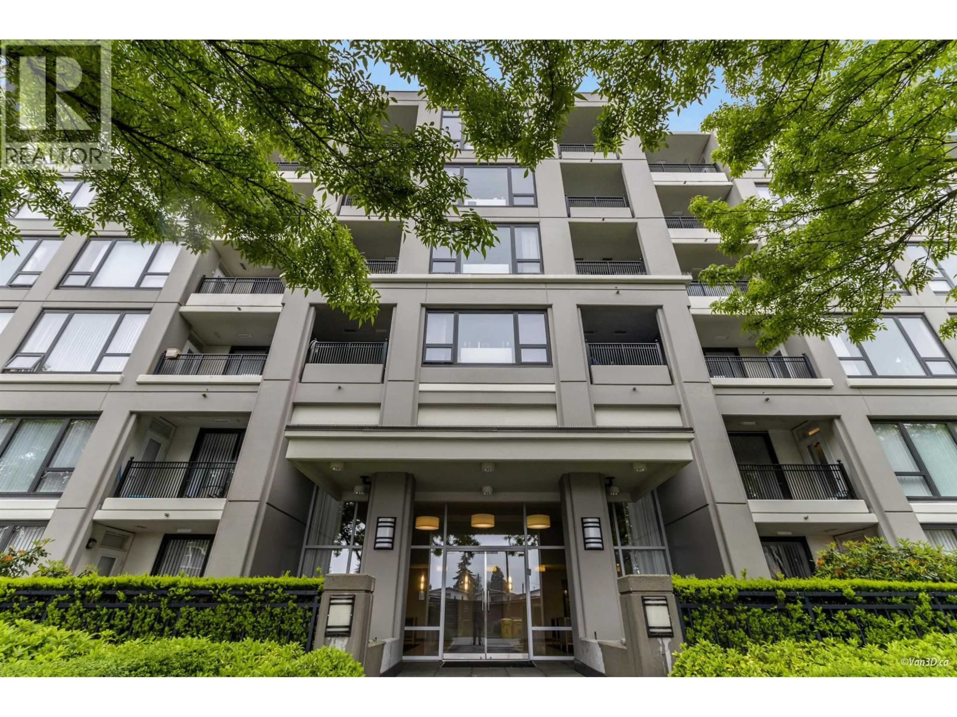 Indoor foyer for 408 - 7138 COLLIER STREET, Burnaby British Columbia V5E0A2