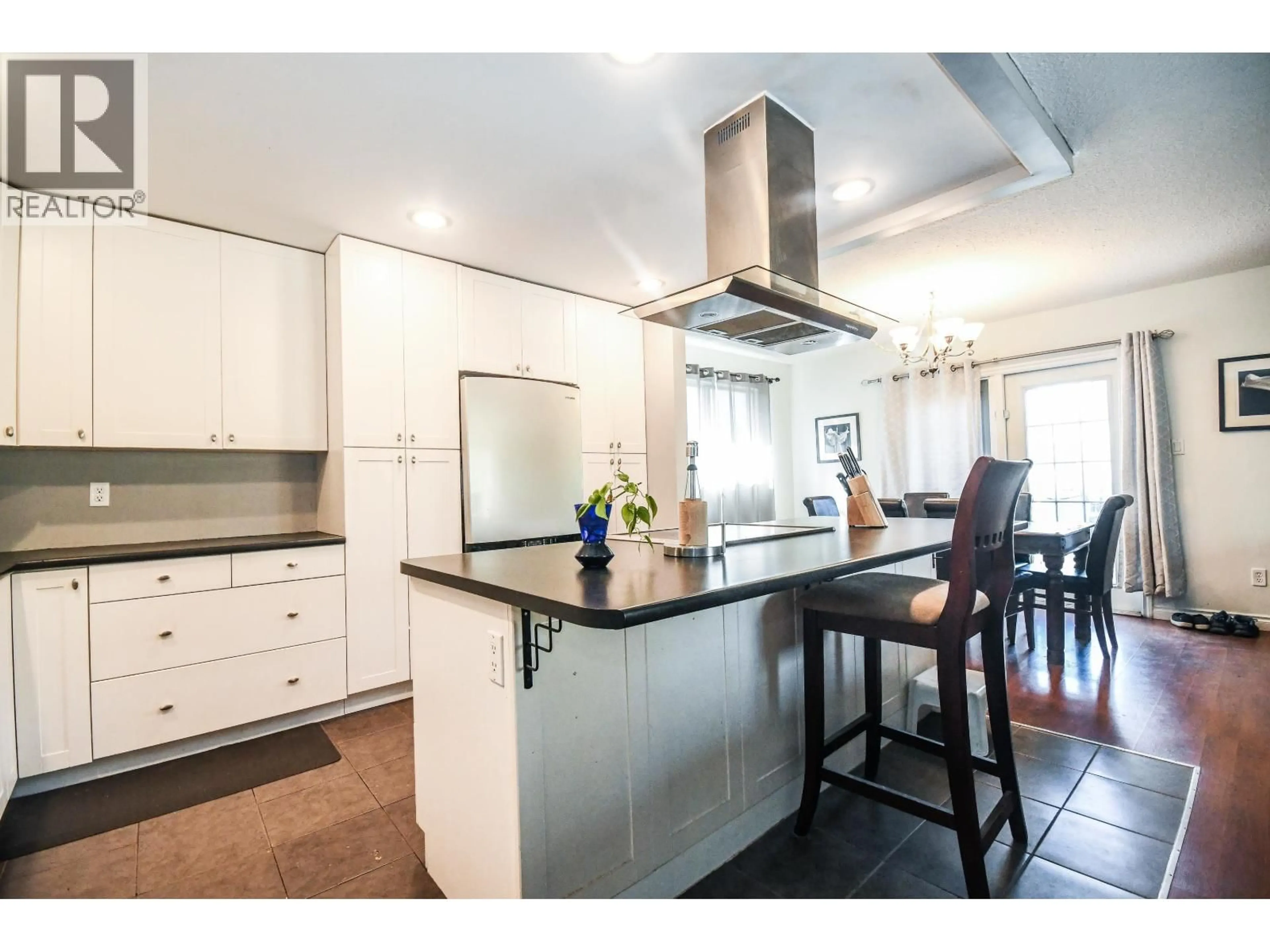 Open concept kitchen, unknown for 122 DUNCAN PLACE, Prince George British Columbia V2M6T4