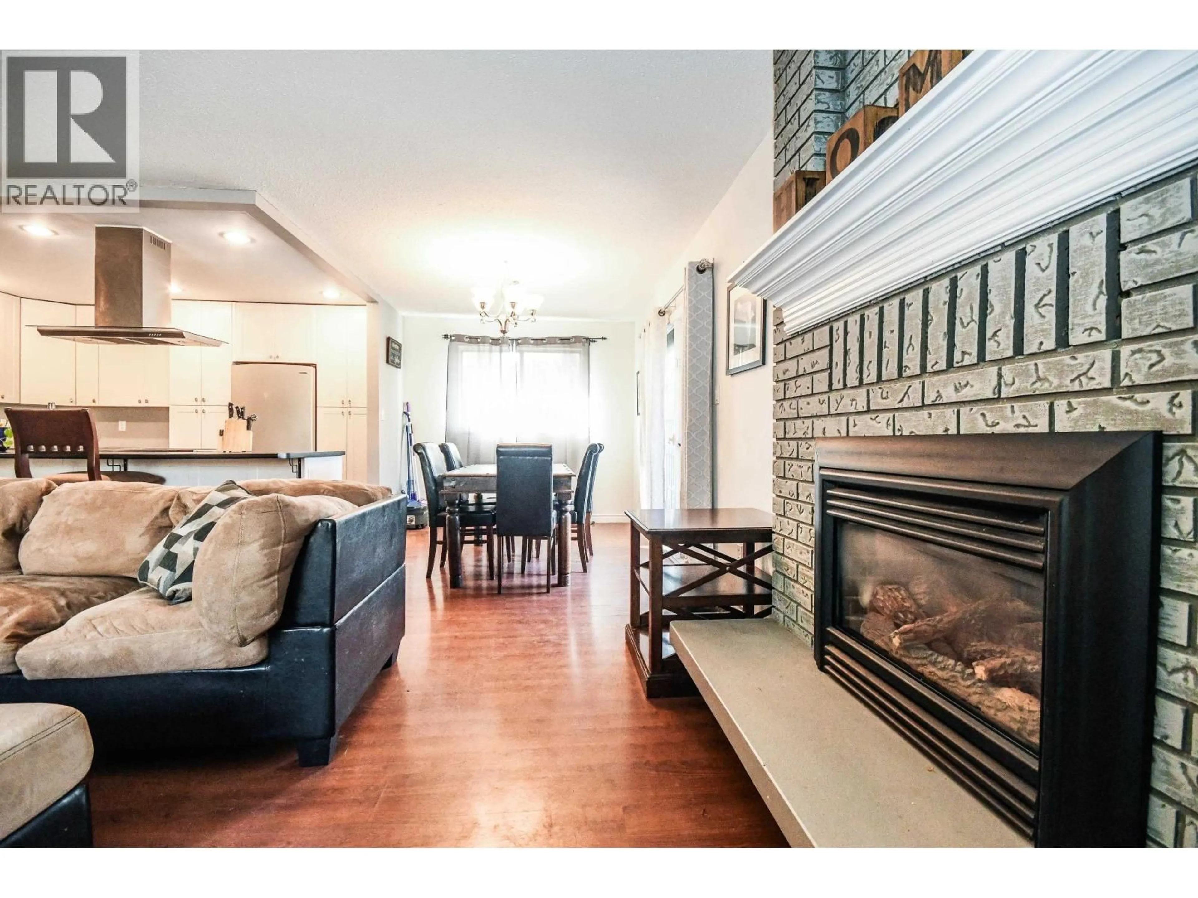 Living room with furniture, unknown for 122 DUNCAN PLACE, Prince George British Columbia V2M6T4