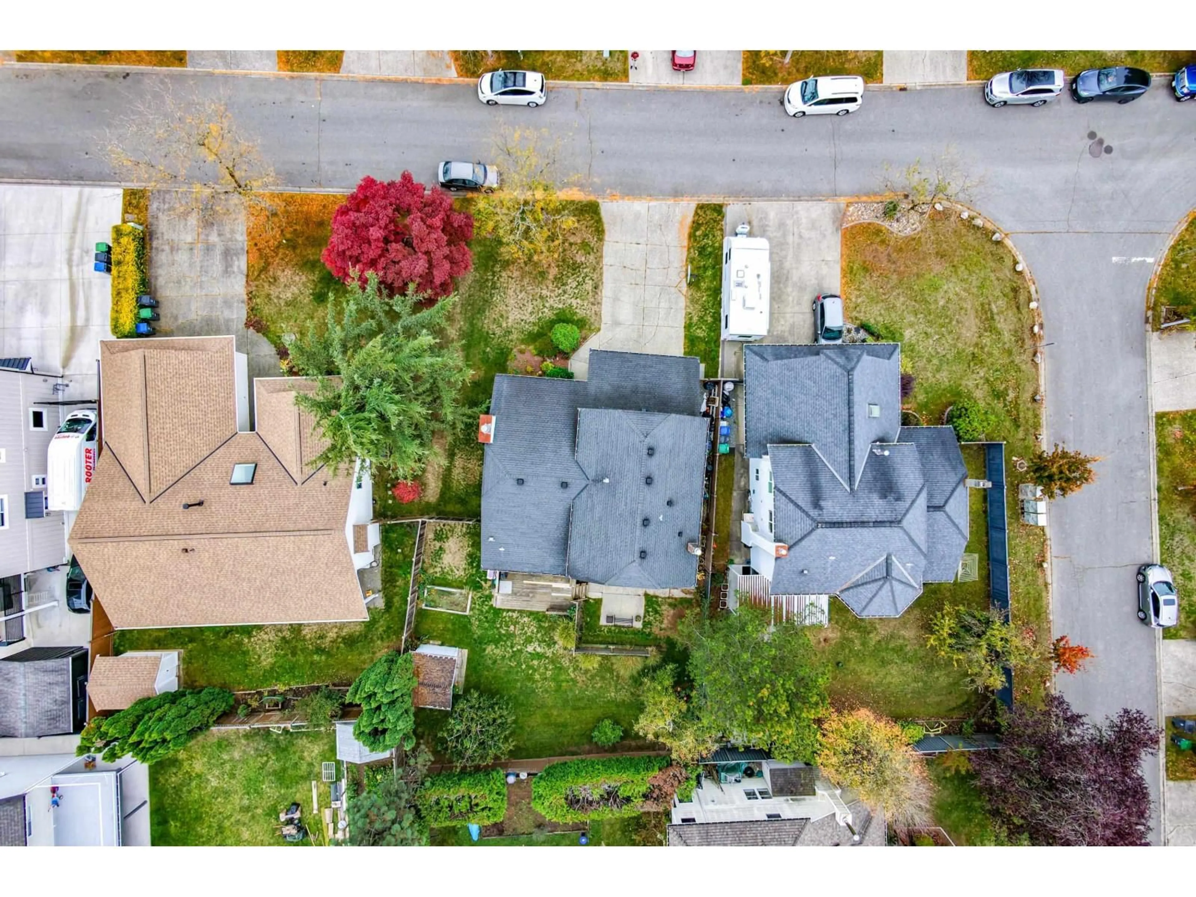 A pic from outside/outdoor area/front of a property/back of a property/a pic from drone, street for 15276 95 AVENUE, Surrey British Columbia V3R9C6
