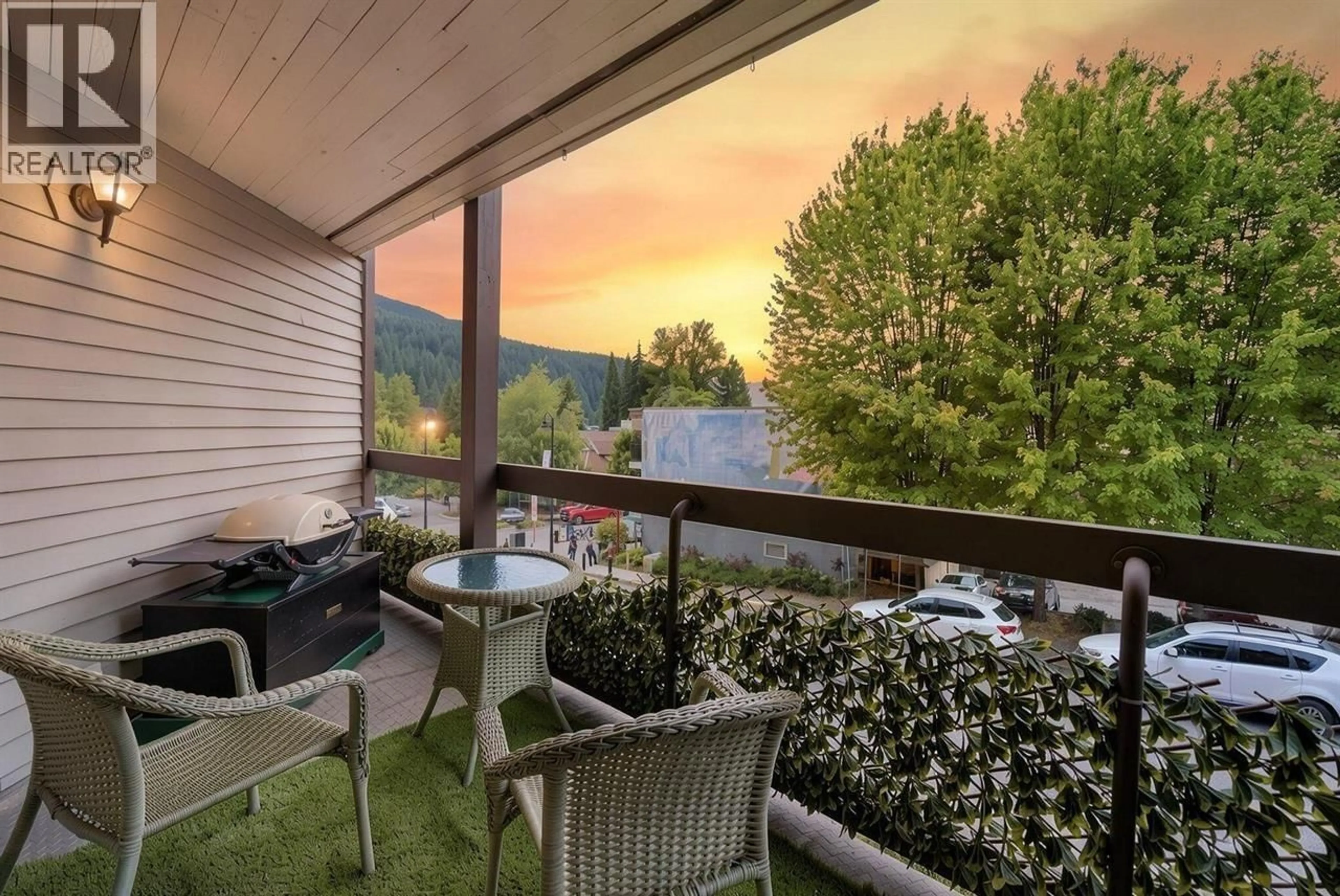 Patio, mountain view for 104 - 2181 PANORAMA DRIVE, North Vancouver British Columbia V7G1V3