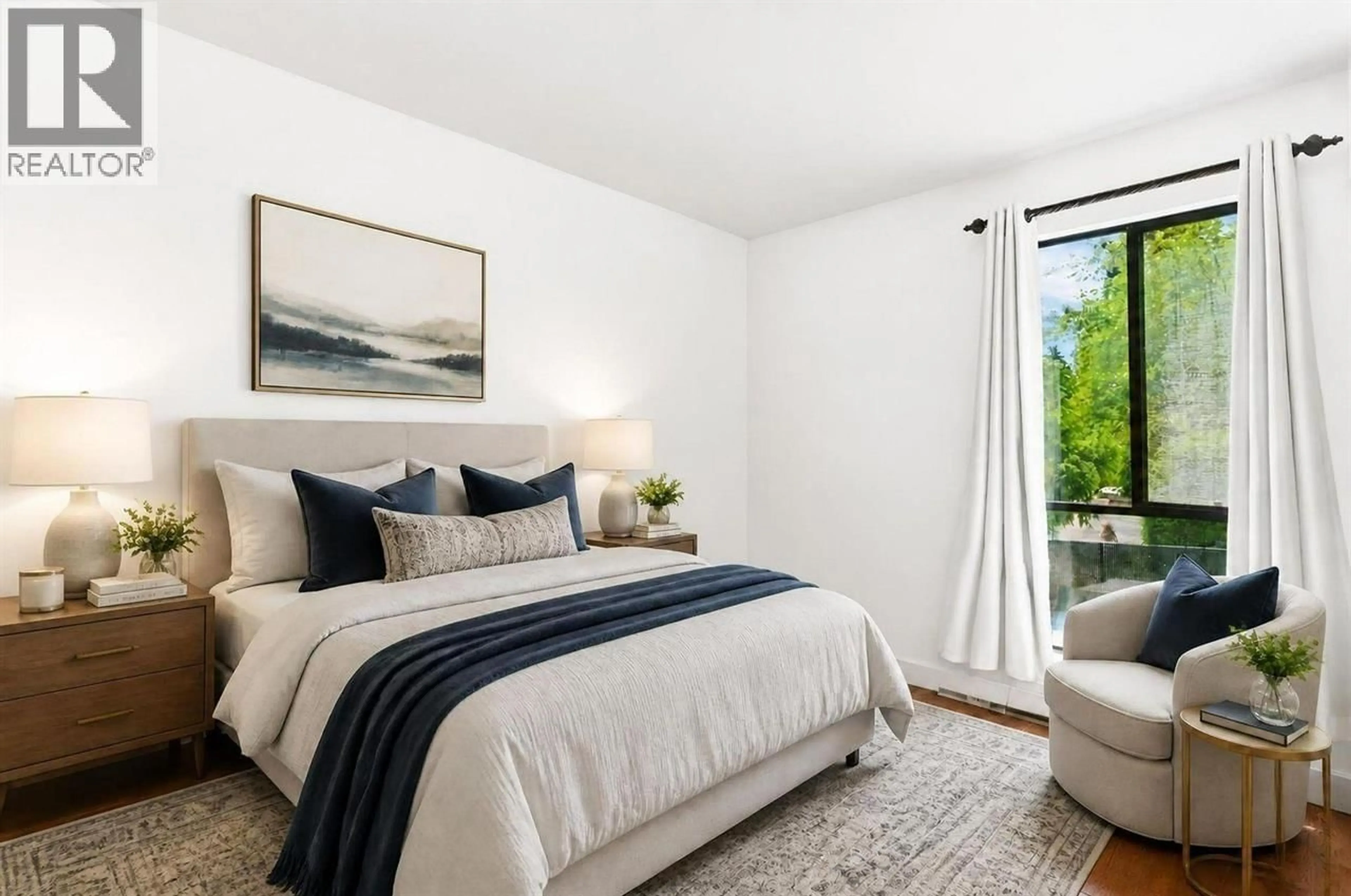 Bedroom with bed, unknown for 104 - 2181 PANORAMA DRIVE, North Vancouver British Columbia V7G1V3