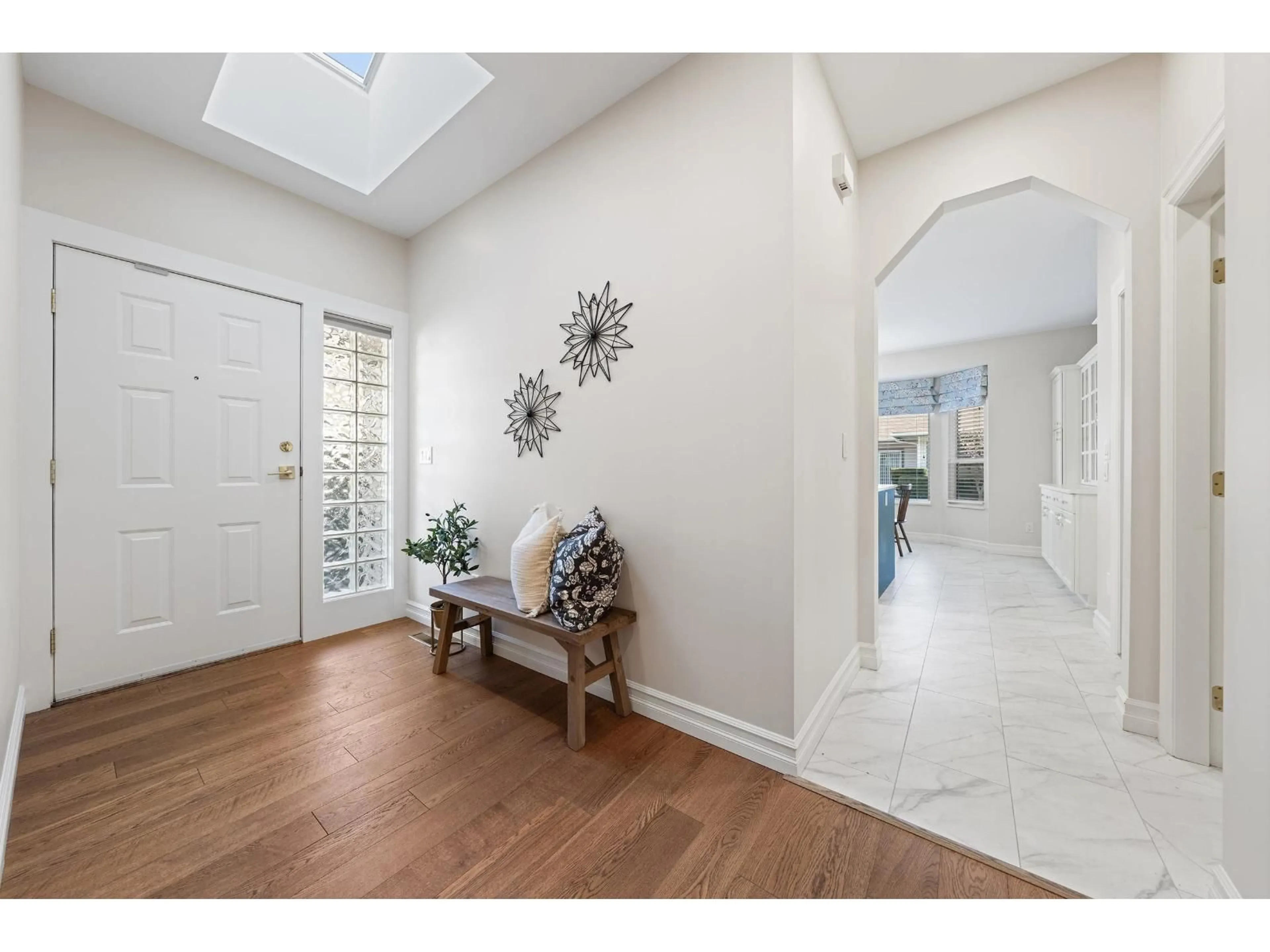 Indoor entryway for 17 - 18939 65 AVENUE, Surrey British Columbia V3S8Y2