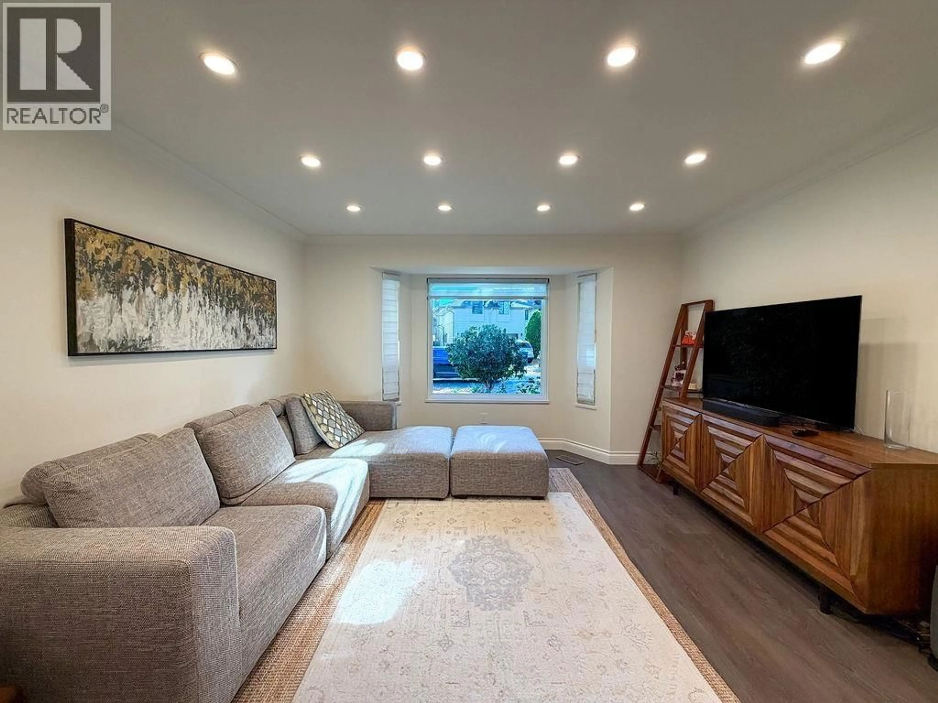 Living room with furniture, unknown for 5179 TOPAZ PLACE, Richmond British Columbia V7C4Z3