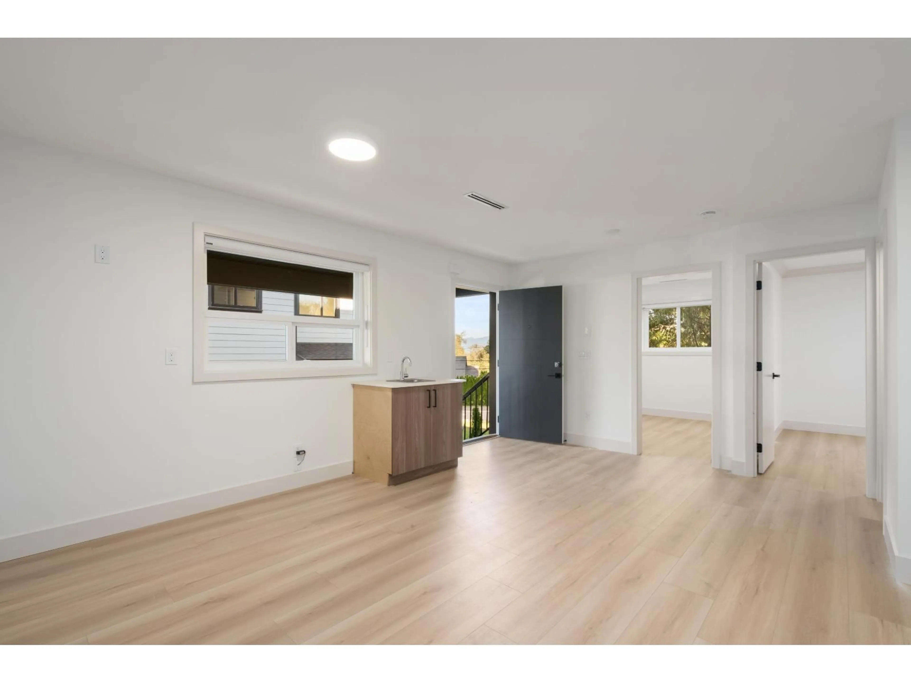 A pic of a room for 102 - 14753 111A AVENUE, Surrey British Columbia V3R2E2