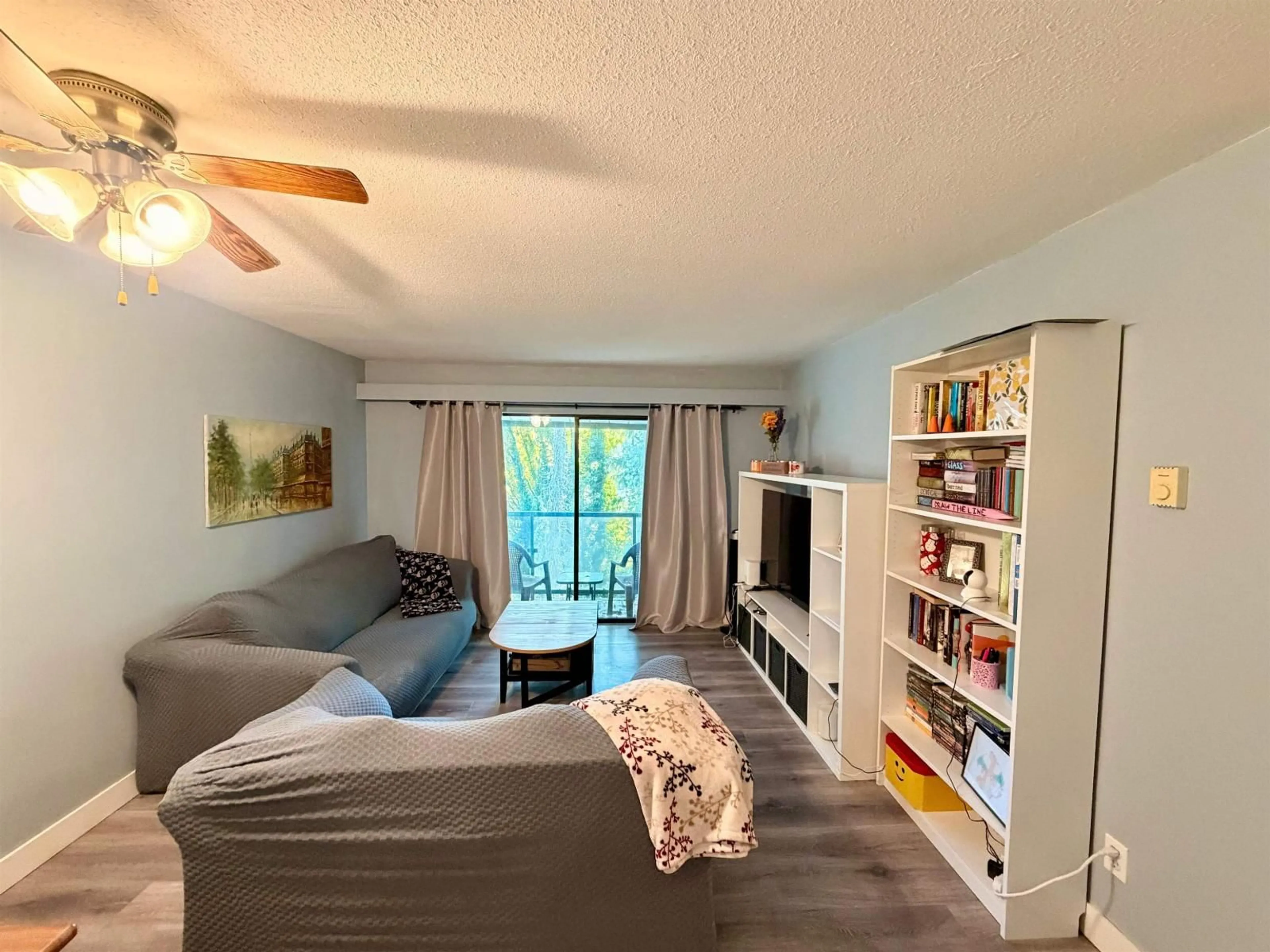 Living room with furniture, unknown for 302 - 33598 GEORGE FERGUSON WAY, Abbotsford British Columbia V2S2L8