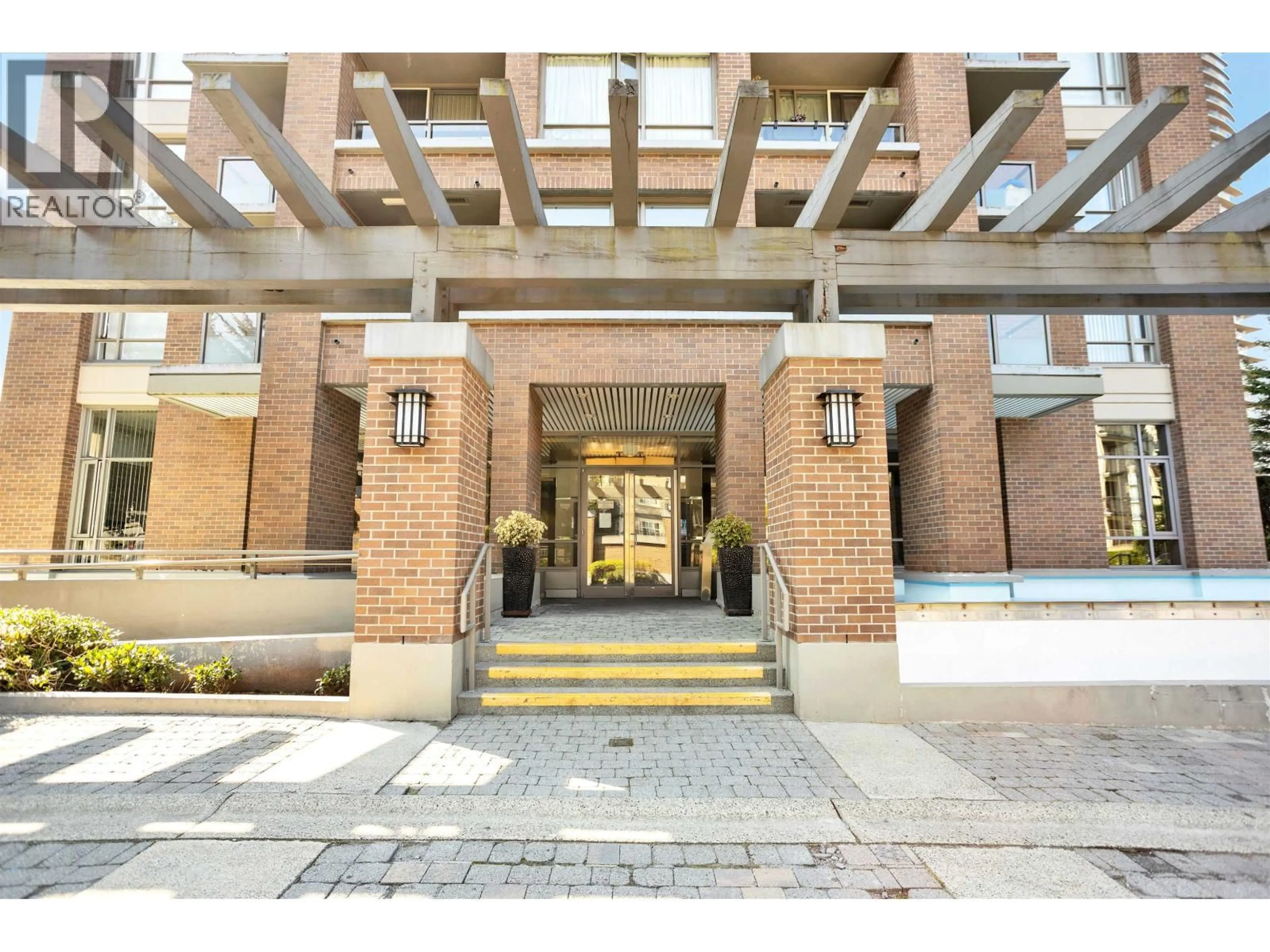 Indoor foyer for 905 - 4888 BRENTWOOD DRIVE, Burnaby British Columbia V5C0C6