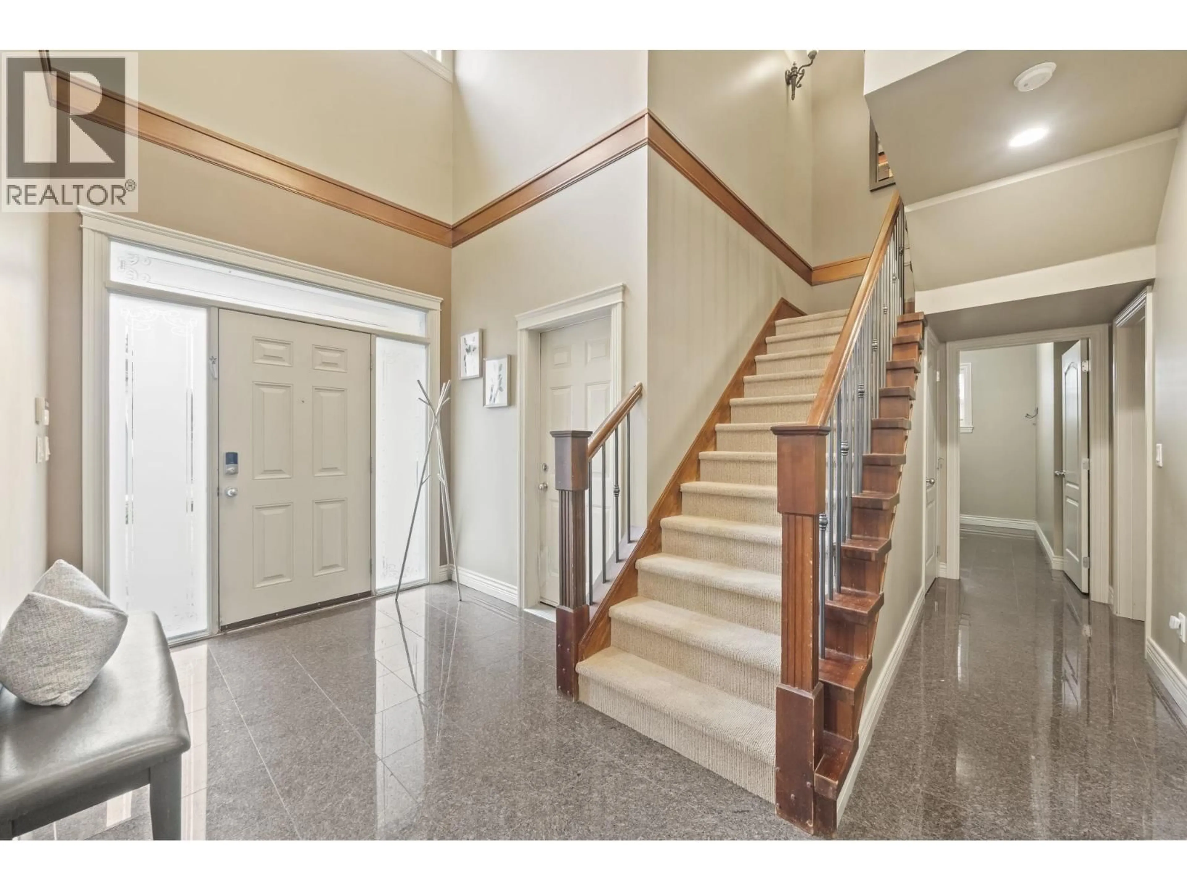 Indoor foyer for 5306 PLEASANT WAY, Delta British Columbia V4K5E8