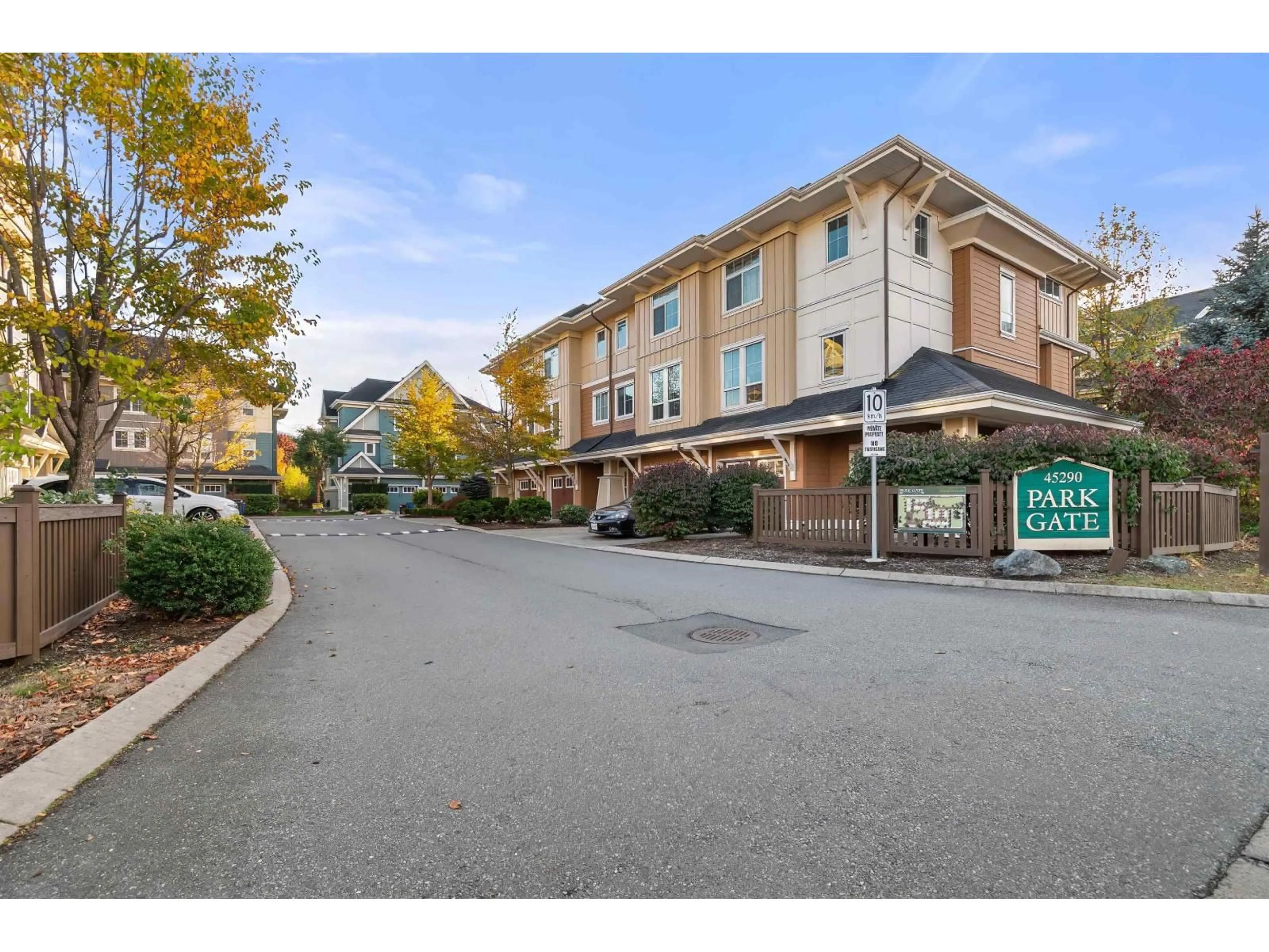 Patio, mountain view for 41 - 45290 SOOWAHLIE CRESCENT, Chilliwack British Columbia V2R0S6