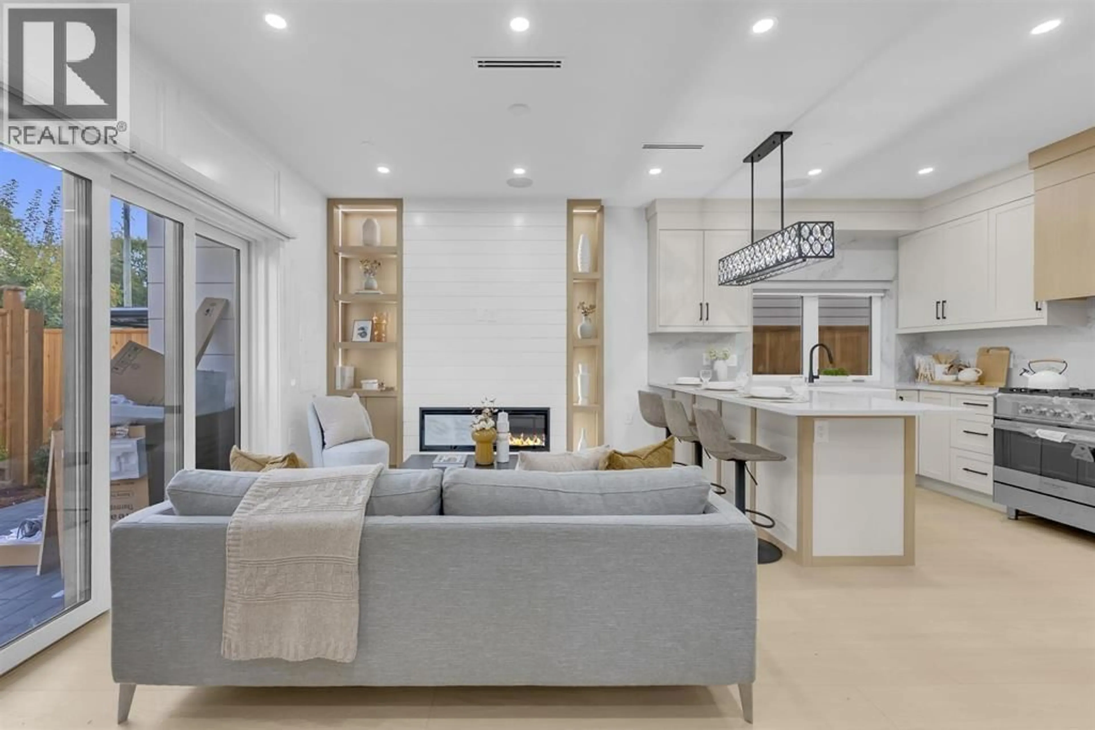 Open concept kitchen, ceramic/tile floor for 2 - 2888 6TH AVENUE, Vancouver British Columbia V5M1R8
