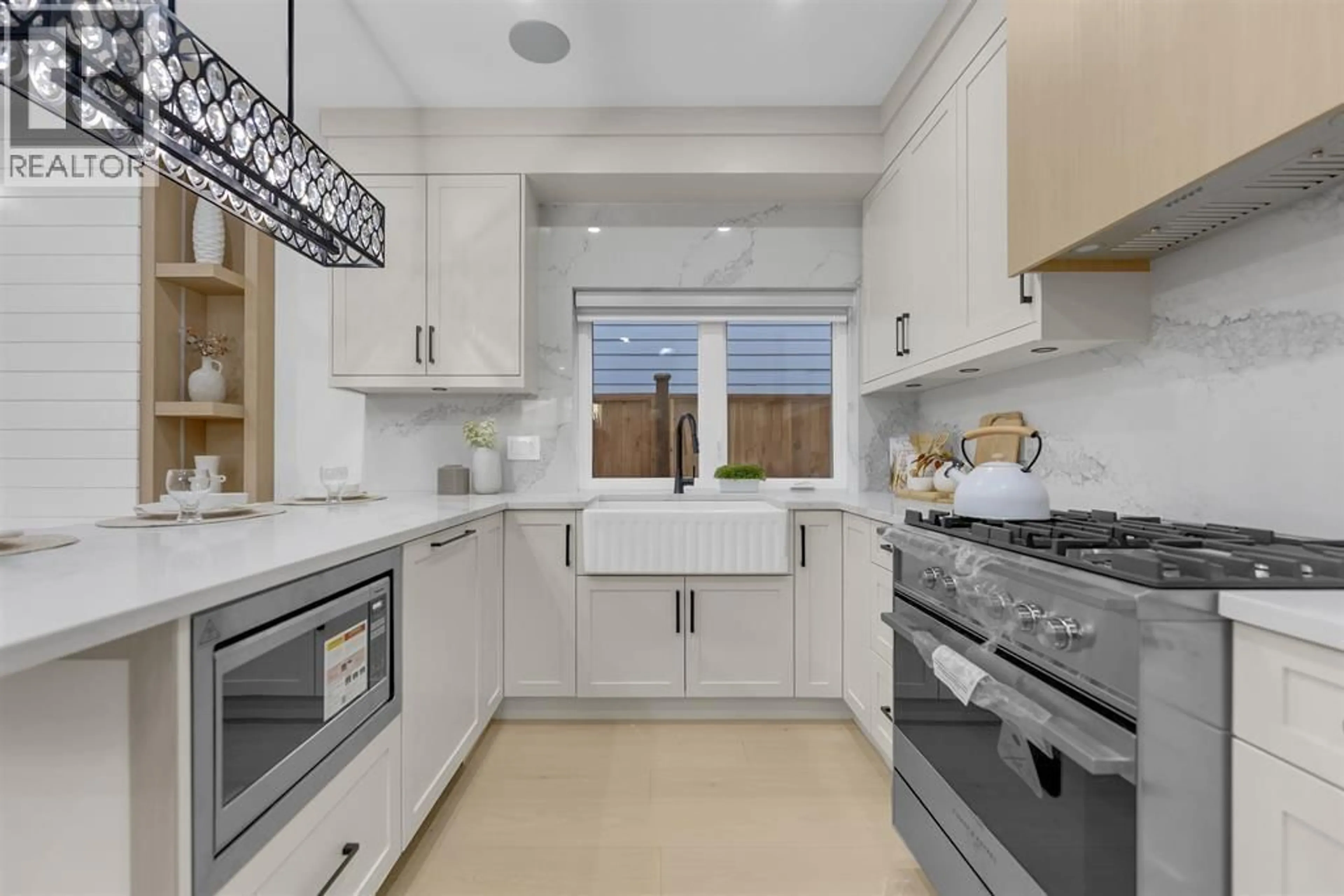 Contemporary kitchen, ceramic/tile floor for 2 - 2888 6TH AVENUE, Vancouver British Columbia V5M1R8
