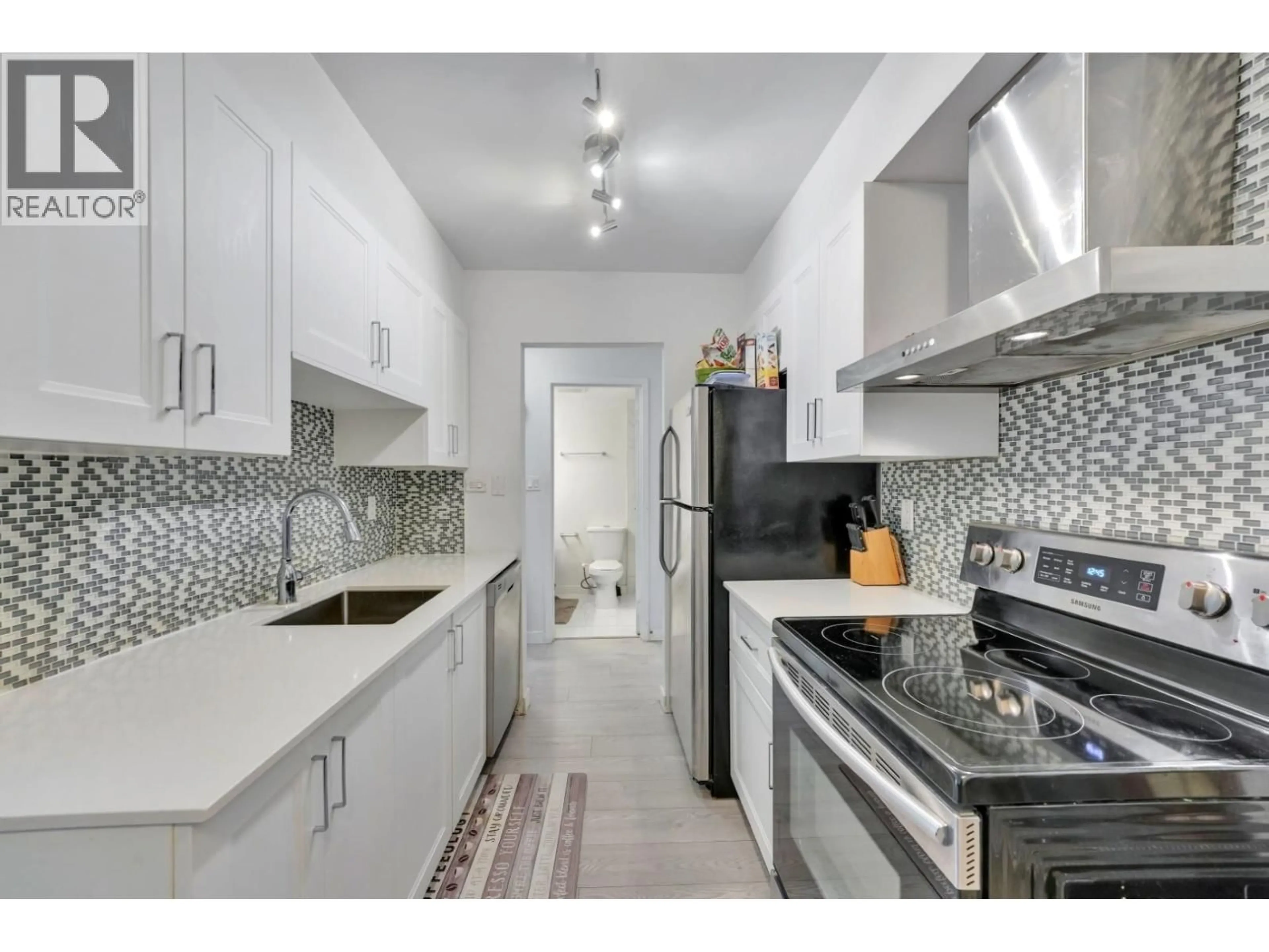 Standard kitchen, ceramic/tile floor for 304 - 9847 MANCHESTER DRIVE, Burnaby British Columbia V3N4P4