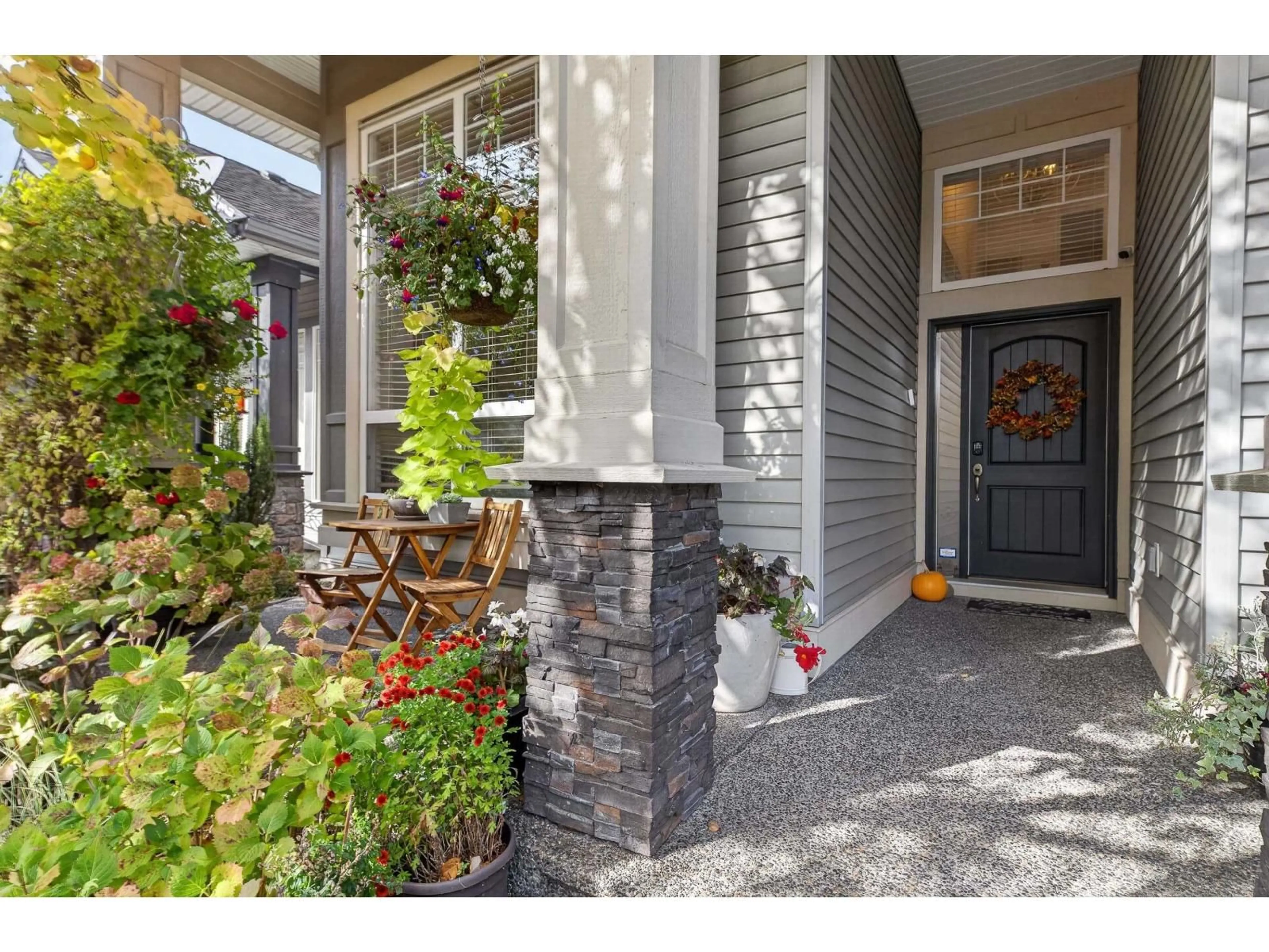 Indoor entryway for 17473 64A AVENUE, Surrey British Columbia V3S3K9
