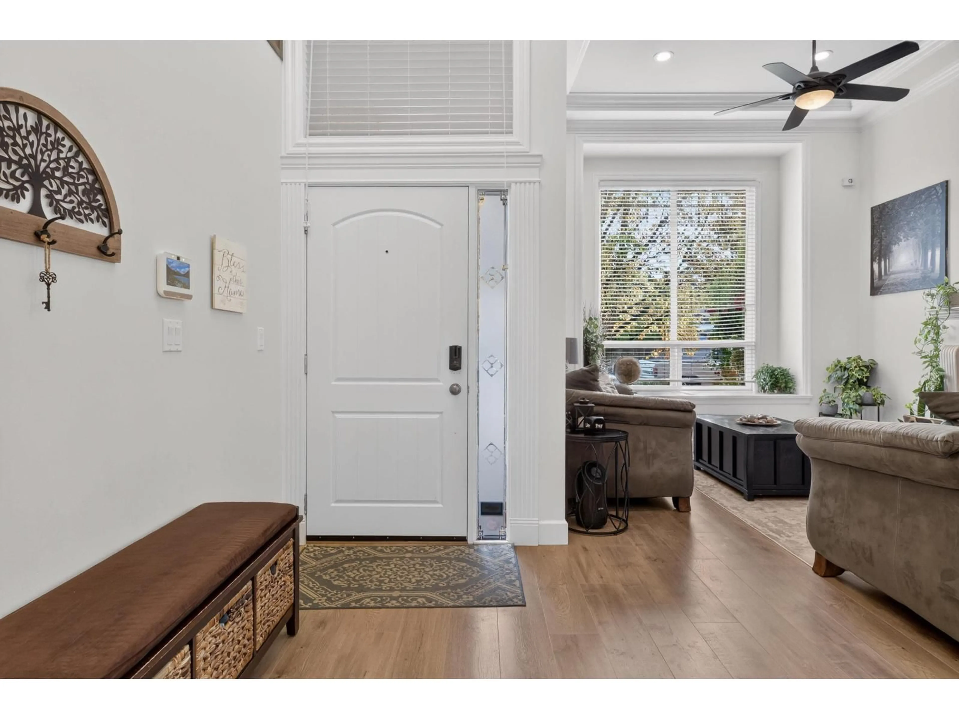 Indoor entryway for 17473 64A AVENUE, Surrey British Columbia V3S3K9