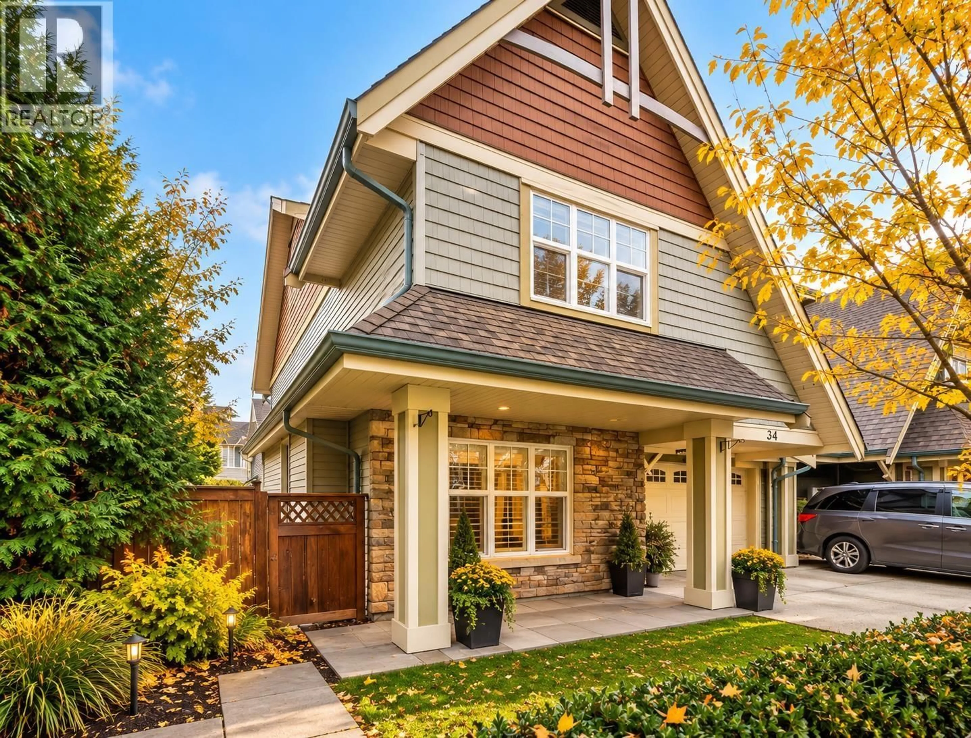 Home with vinyl exterior material, street for 34 - 22977 116 AVENUE, Maple Ridge British Columbia V2X9A8