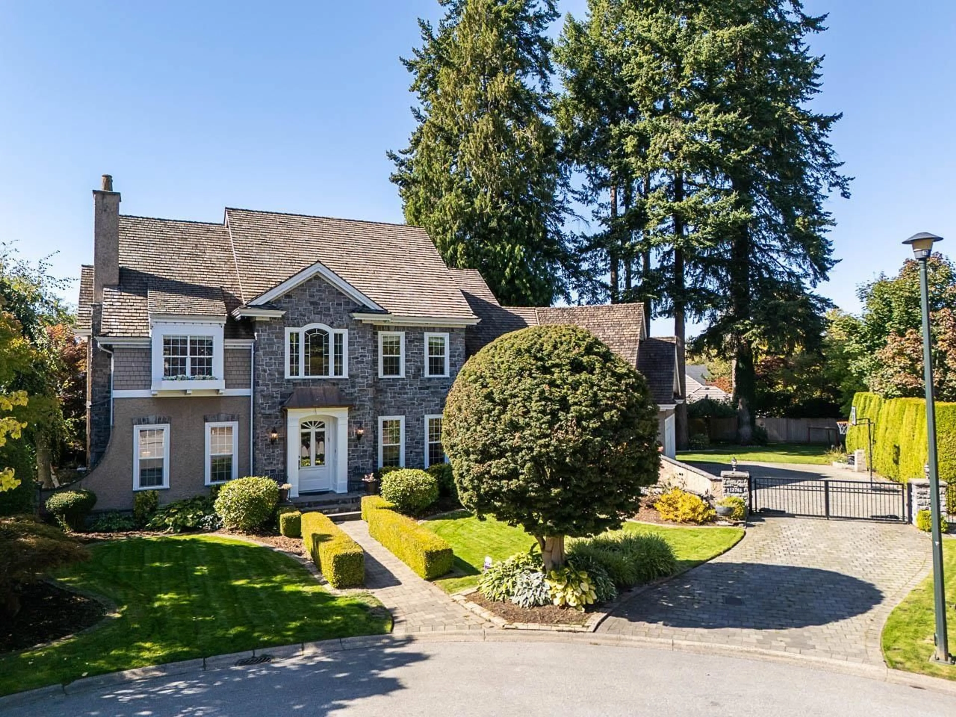 A pic from outside/outdoor area/front of a property/back of a property/a pic from drone, street for 13761 22A AVENUE, Surrey British Columbia V4A9V8