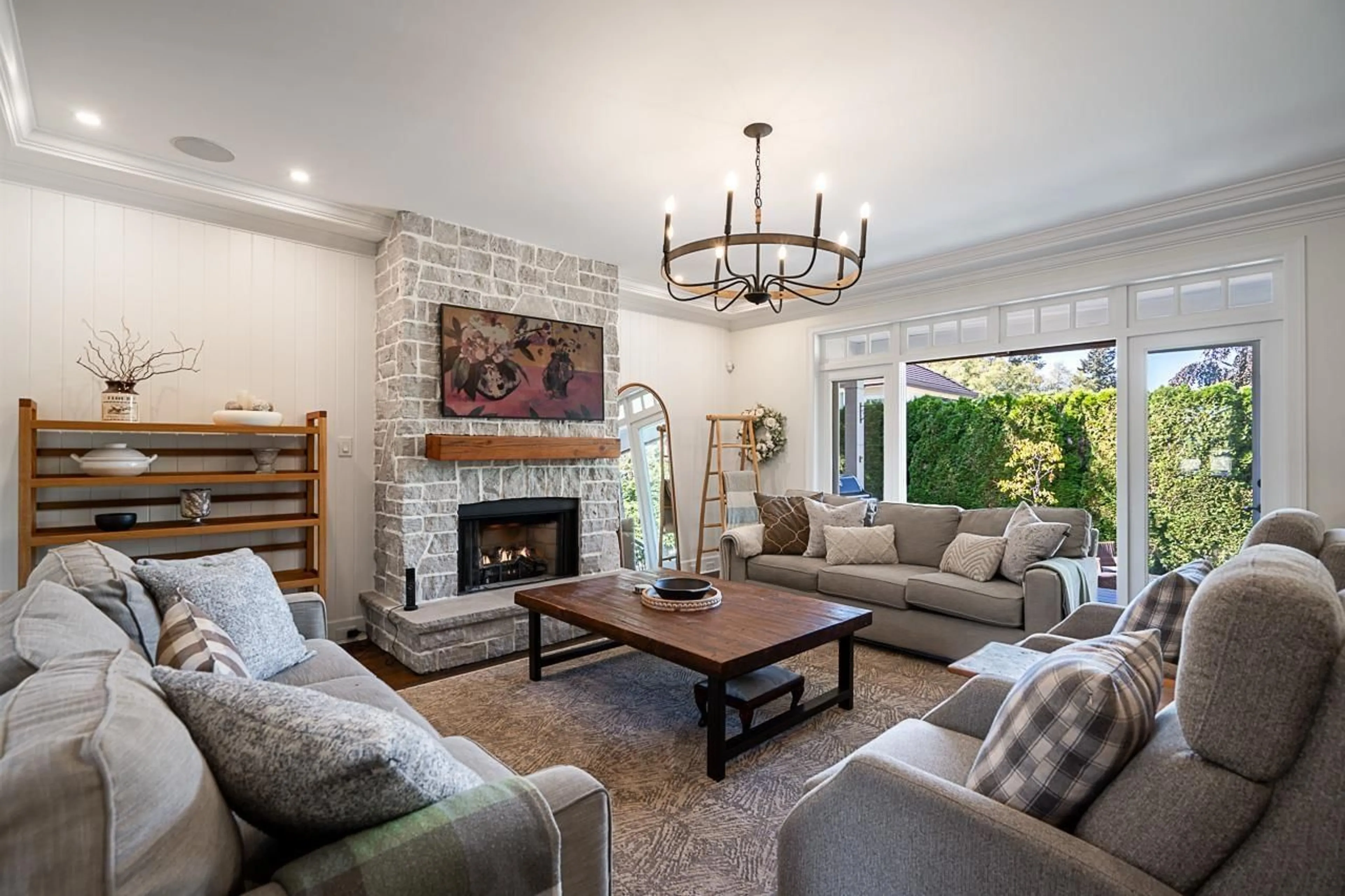 Living room with furniture, unknown for 13761 22A AVENUE, Surrey British Columbia V4A9V8