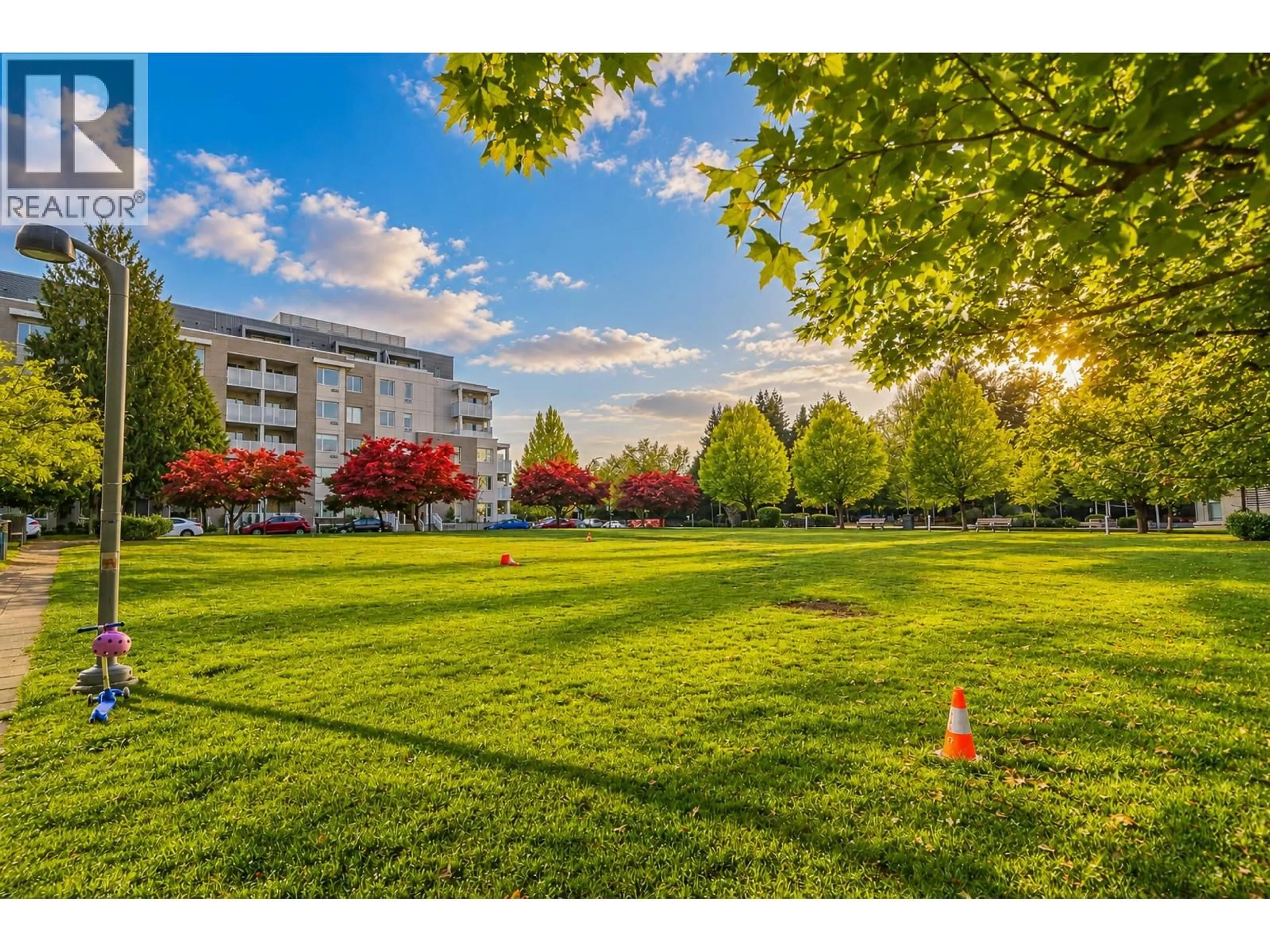 A pic from outside/outdoor area/front of a property/back of a property/a pic from drone, unknown for 514 - 750 12TH AVENUE, Vancouver British Columbia V5Z0A3