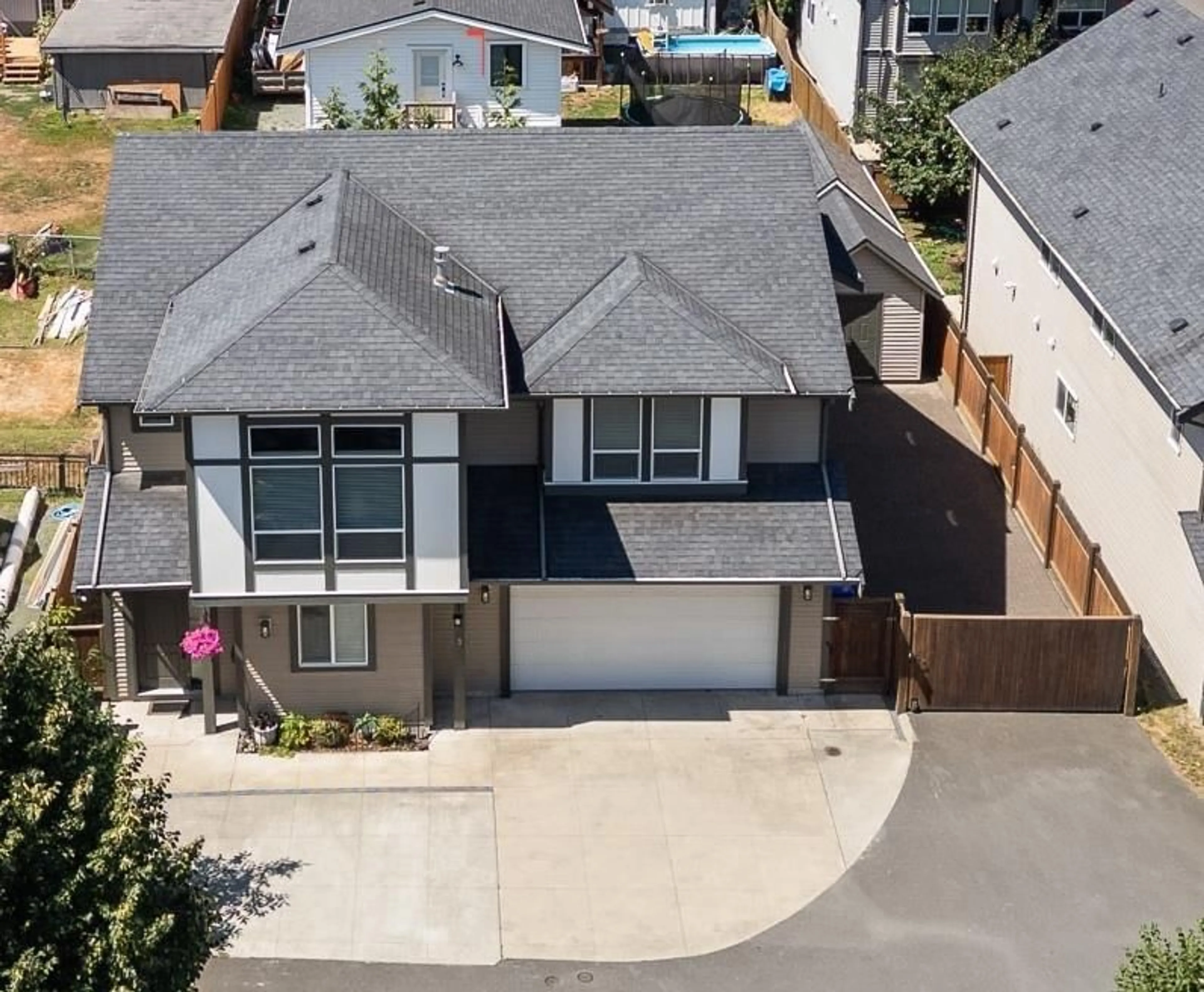 A pic from outside/outdoor area/front of a property/back of a property/a pic from drone, street for 3 - 10166 WILLIAMS ROAD, Chilliwack British Columbia V2P5H4