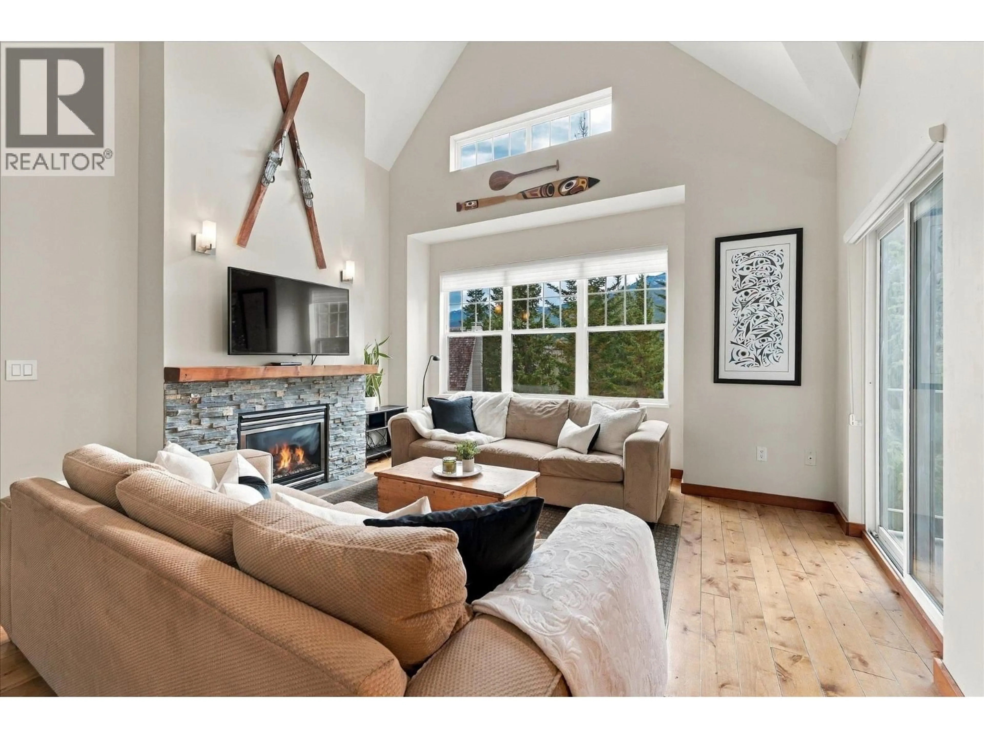 Living room with furniture, unknown for 309 - 3300 PTARMIGAN PLACE, Whistler British Columbia V8E0V5