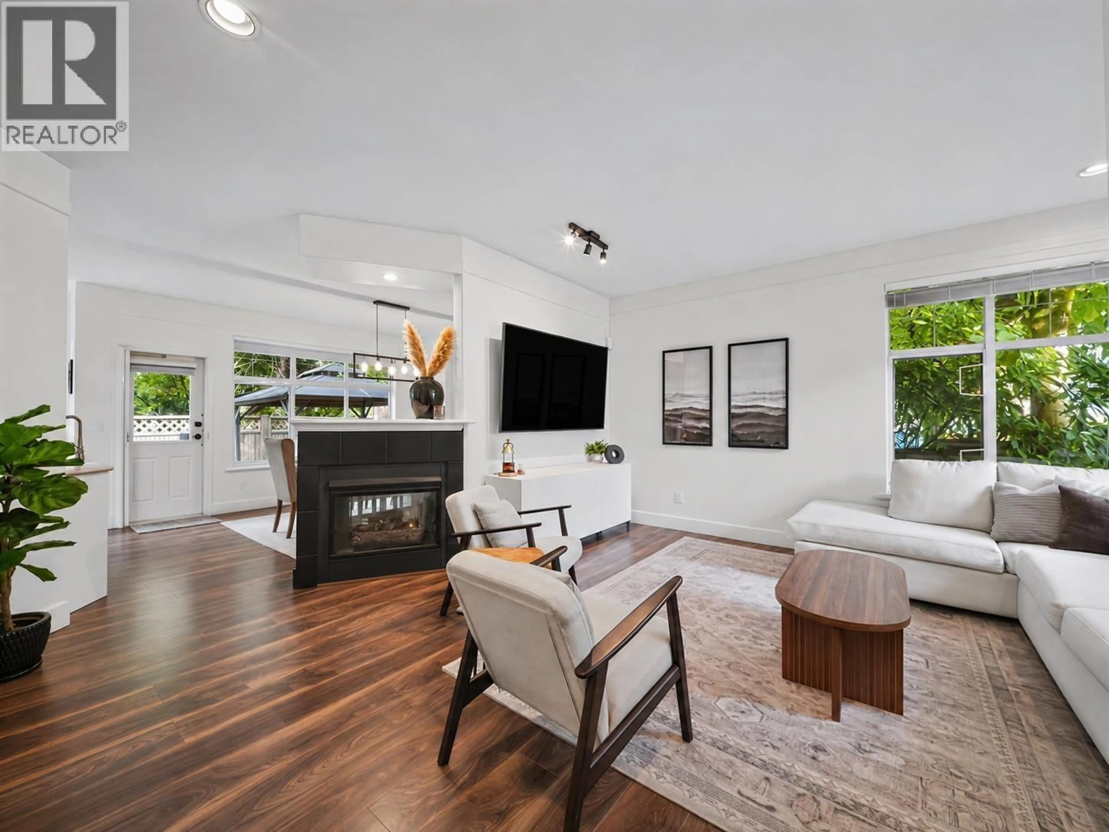 Living room with furniture, unknown for 4 - 2123 CLARKE STREET, Port Moody British Columbia V3H1Y5