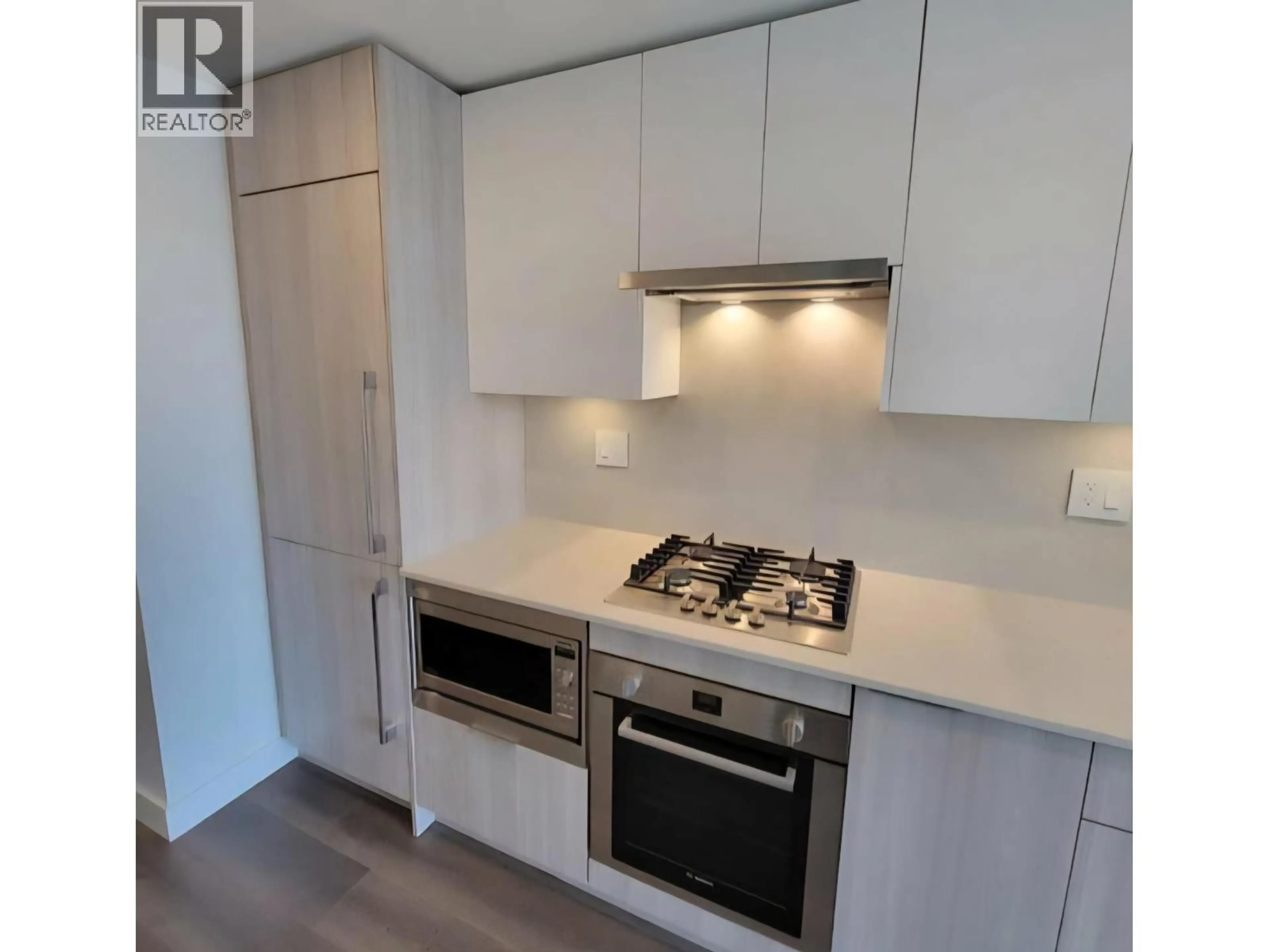 Standard kitchen, wood/laminate floor for 1008 - 901 LOUGHEED HIGHWAY, Coquitlam British Columbia V3K3T3