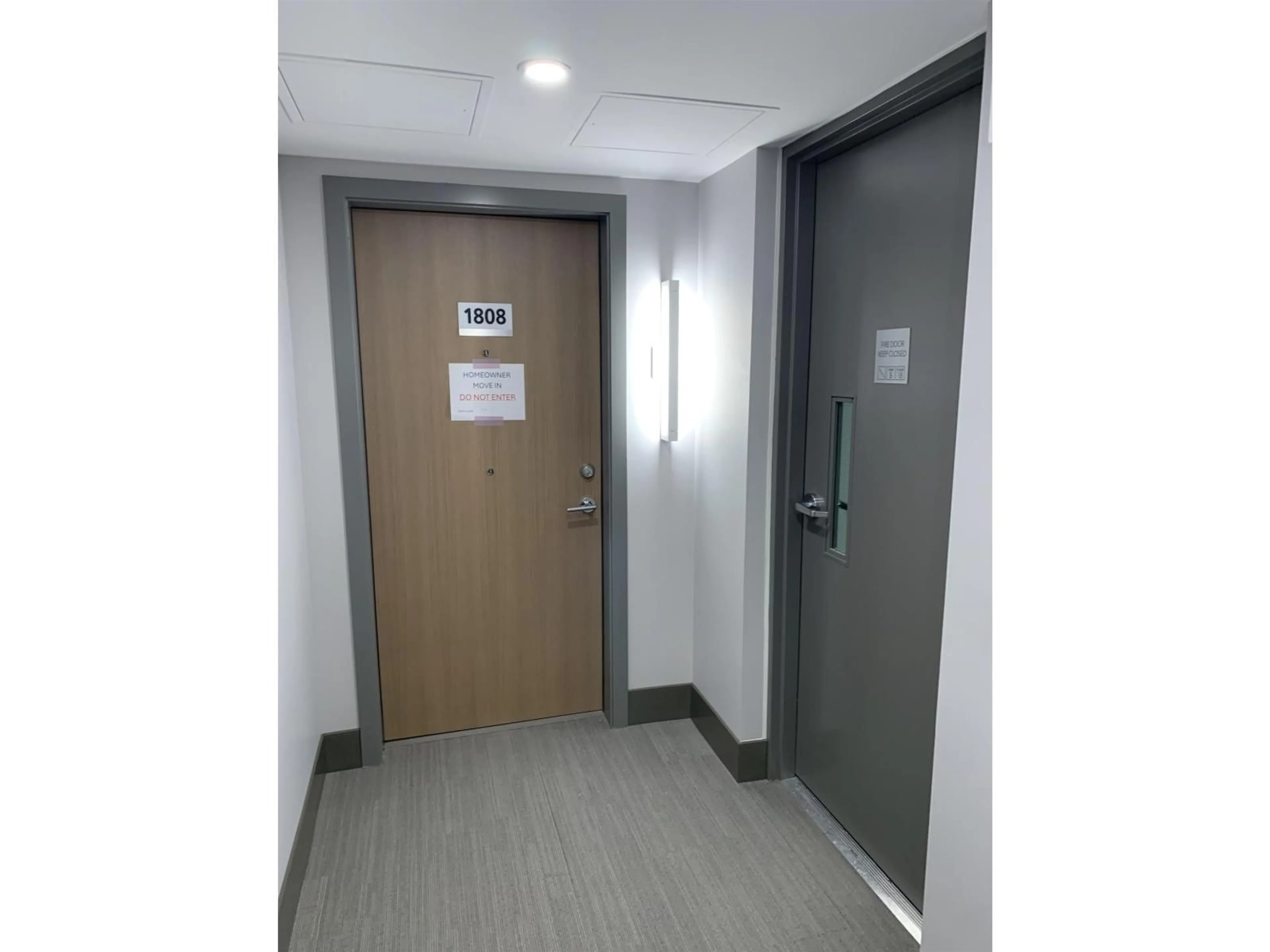 Indoor foyer for 1808 - 10428 WHALLEY BOULEVARD, Surrey British Columbia V3T1W6