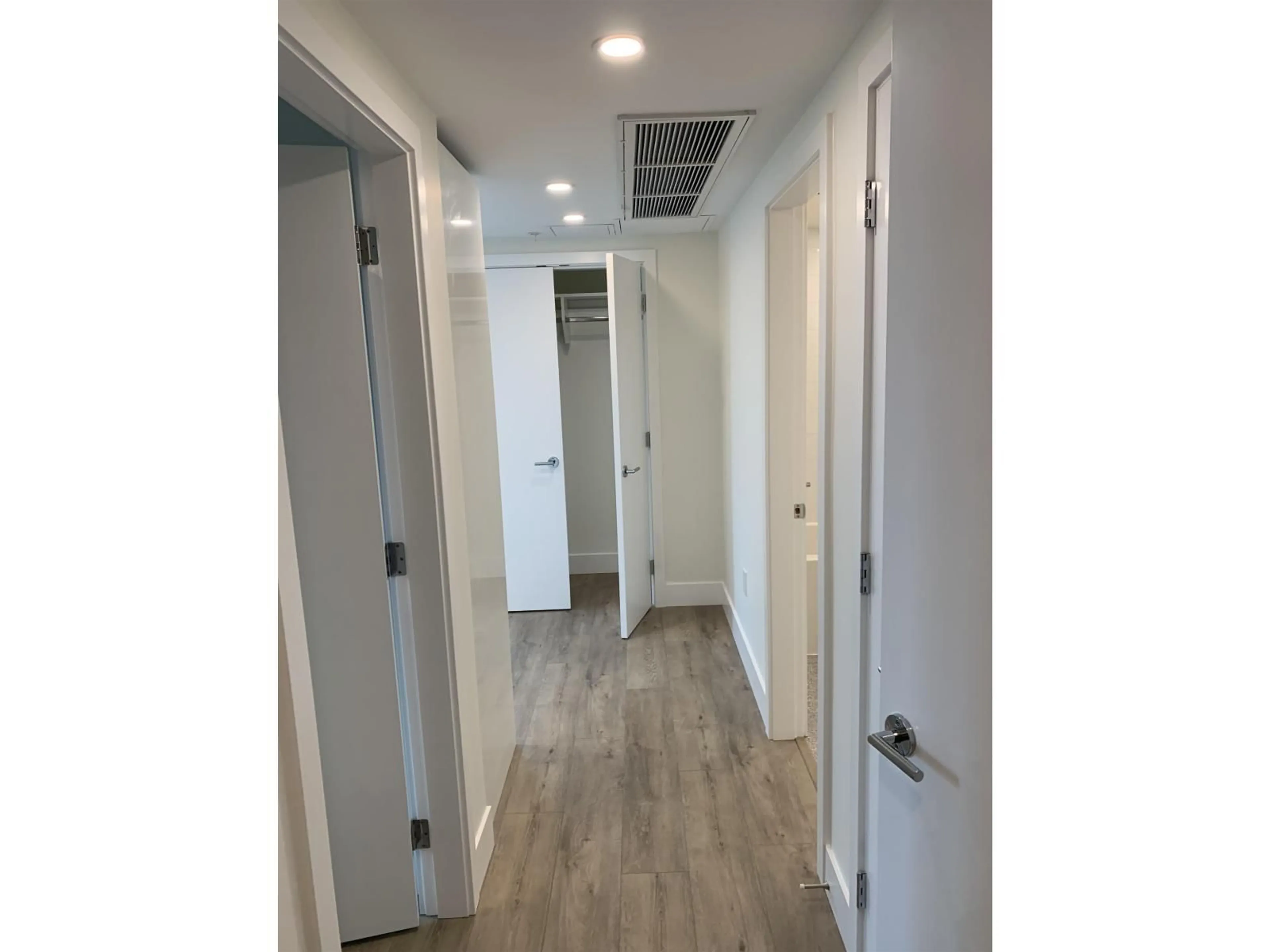 Unknown for 1808 - 10428 WHALLEY BOULEVARD, Surrey British Columbia V3T1W6