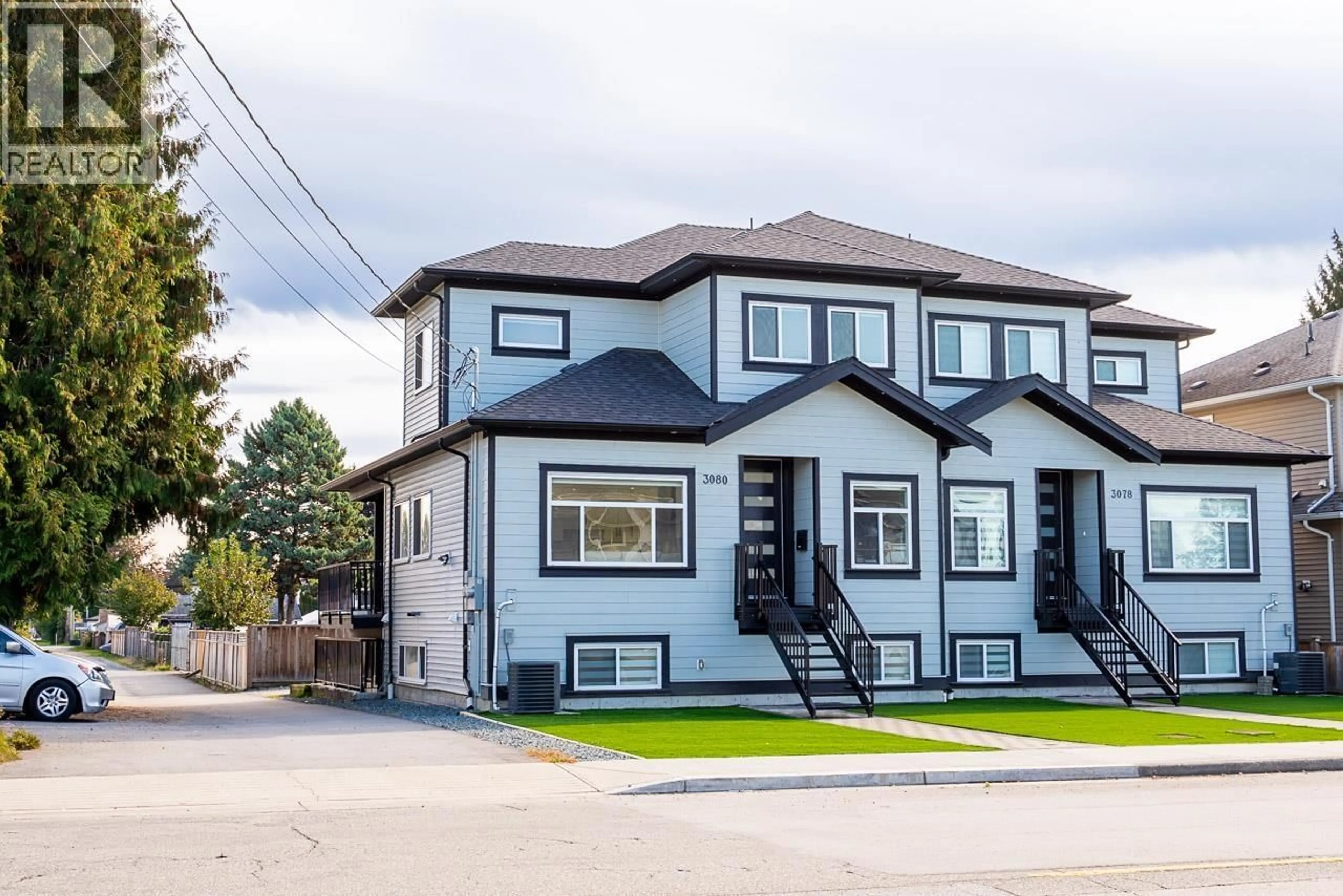 Home with vinyl exterior material, street for 3080 OXFORD STREET, Coquitlam British Columbia V3B4C3