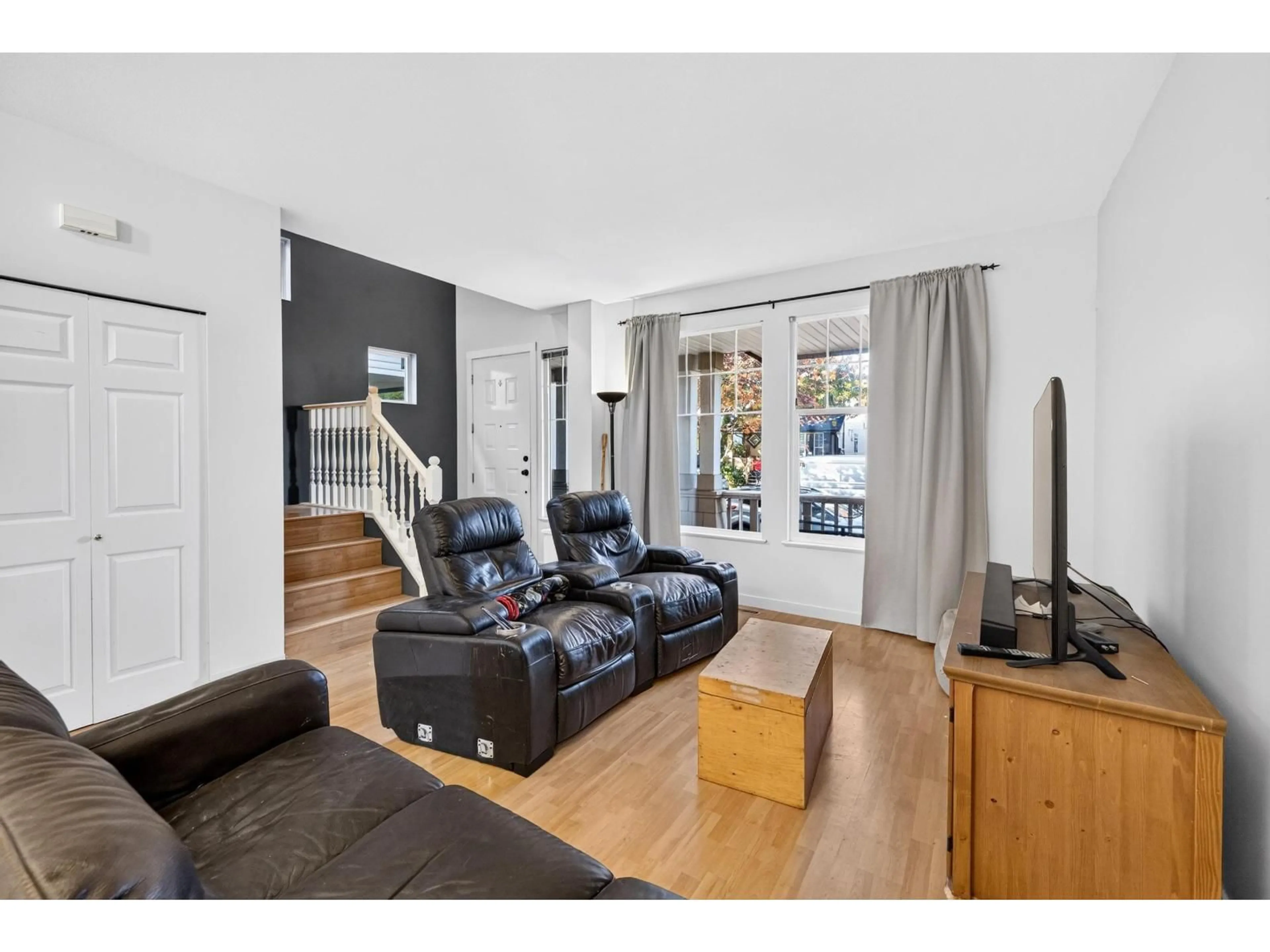 Living room with furniture, unknown for 6718 185 STREET, Surrey British Columbia V3S9B2