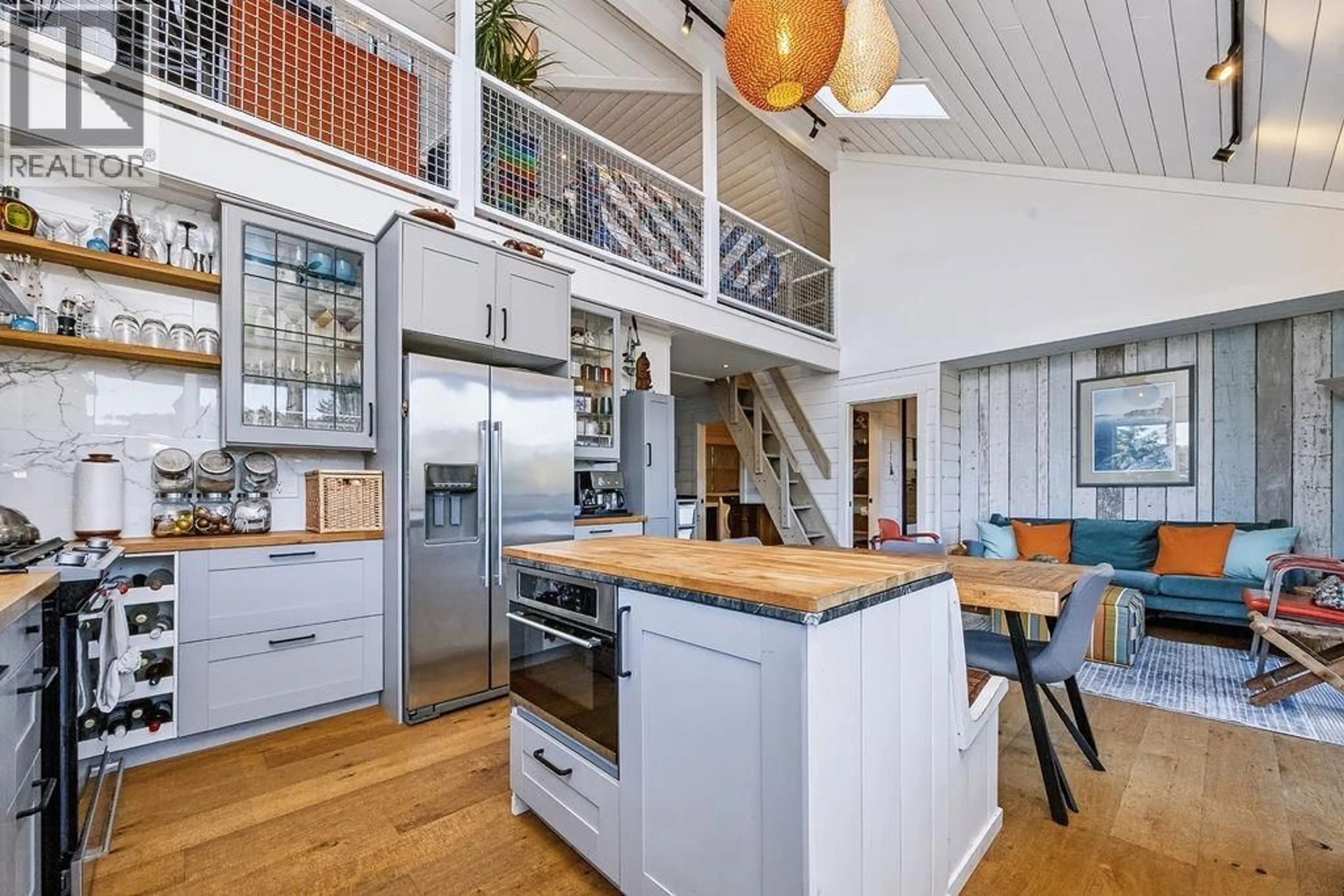 Open concept kitchen, unknown for 354 HEADLANDS ROAD, Gibsons British Columbia V0N1V8