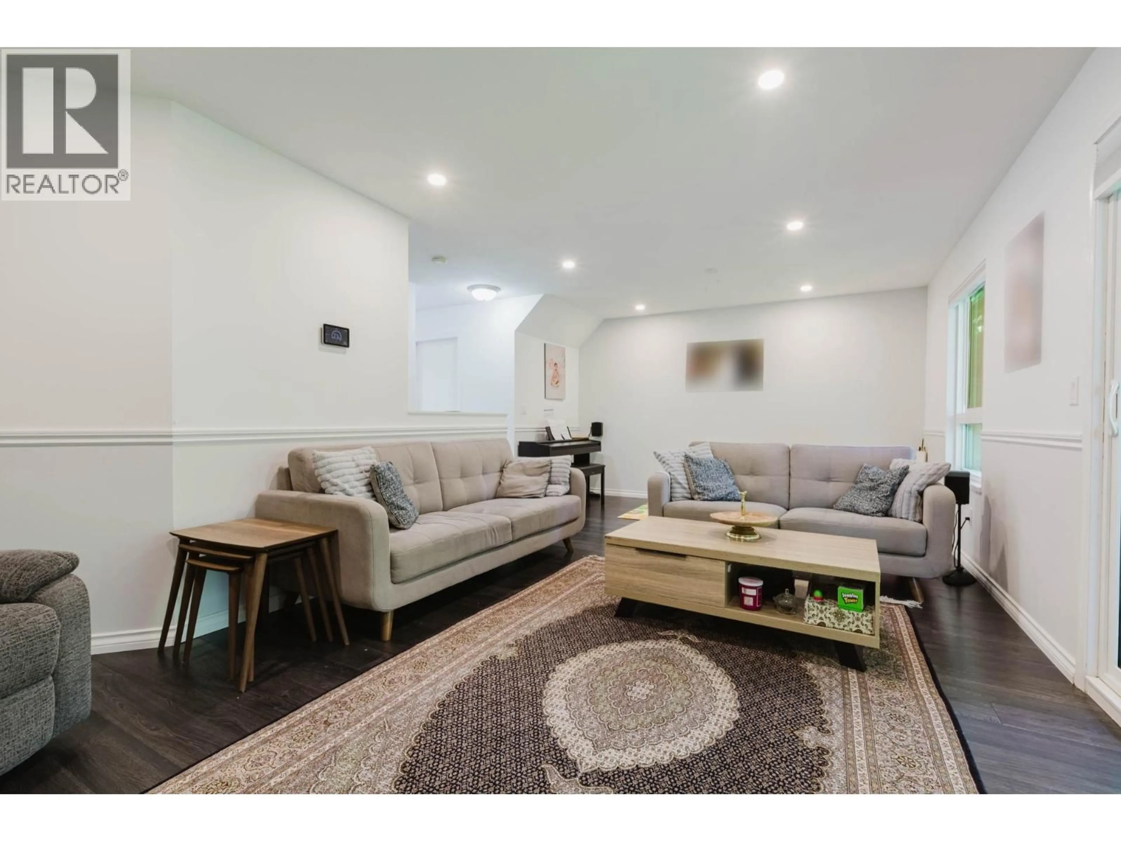 Living room with furniture, wood/laminate floor for 40 - 1355 CITADEL DRIVE, Port Coquitlam British Columbia V3C5X6