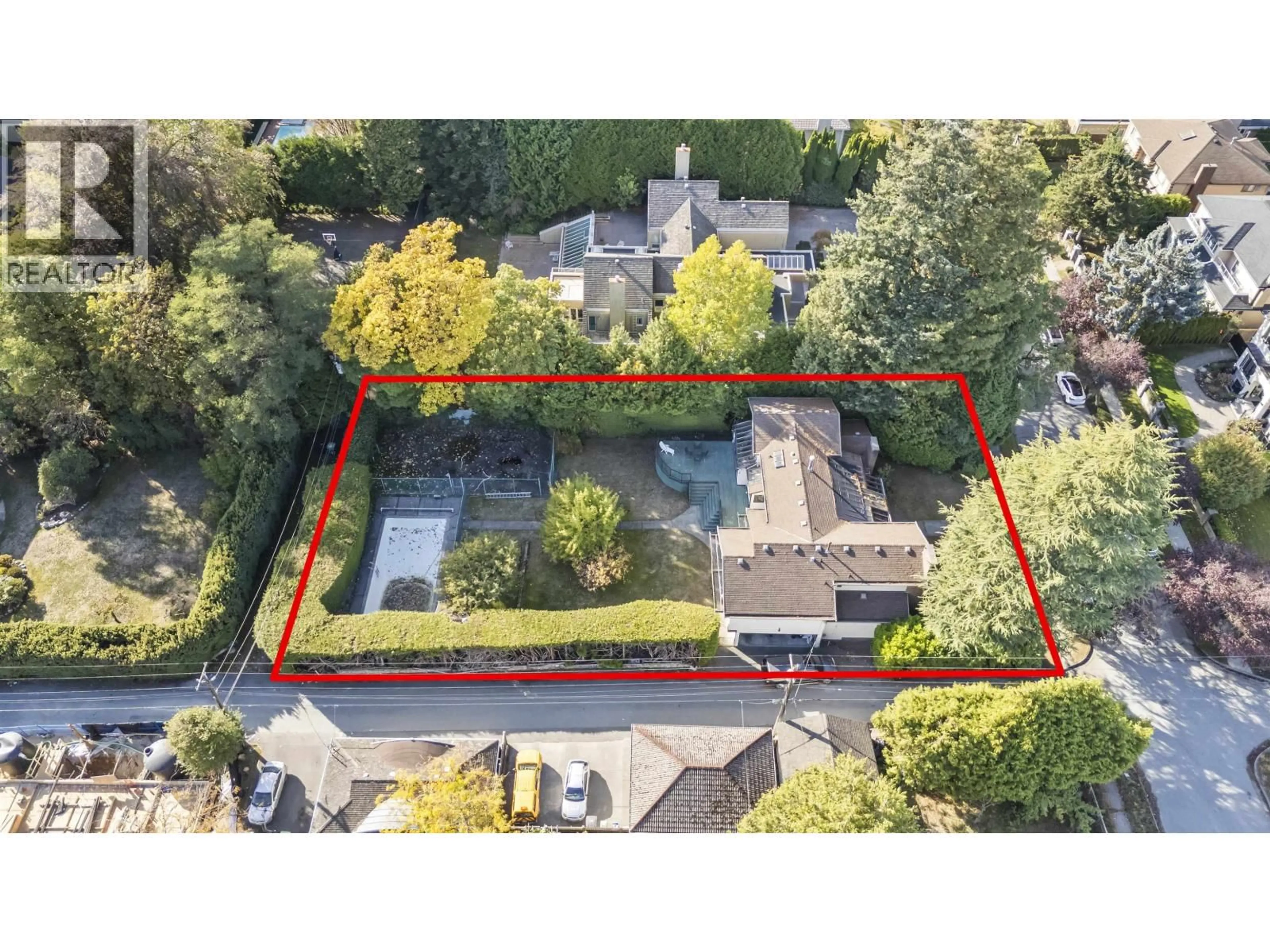 A pic from outside/outdoor area/front of a property/back of a property/a pic from drone, unknown for 1052 53RD AVENUE, Vancouver British Columbia V6P1K7