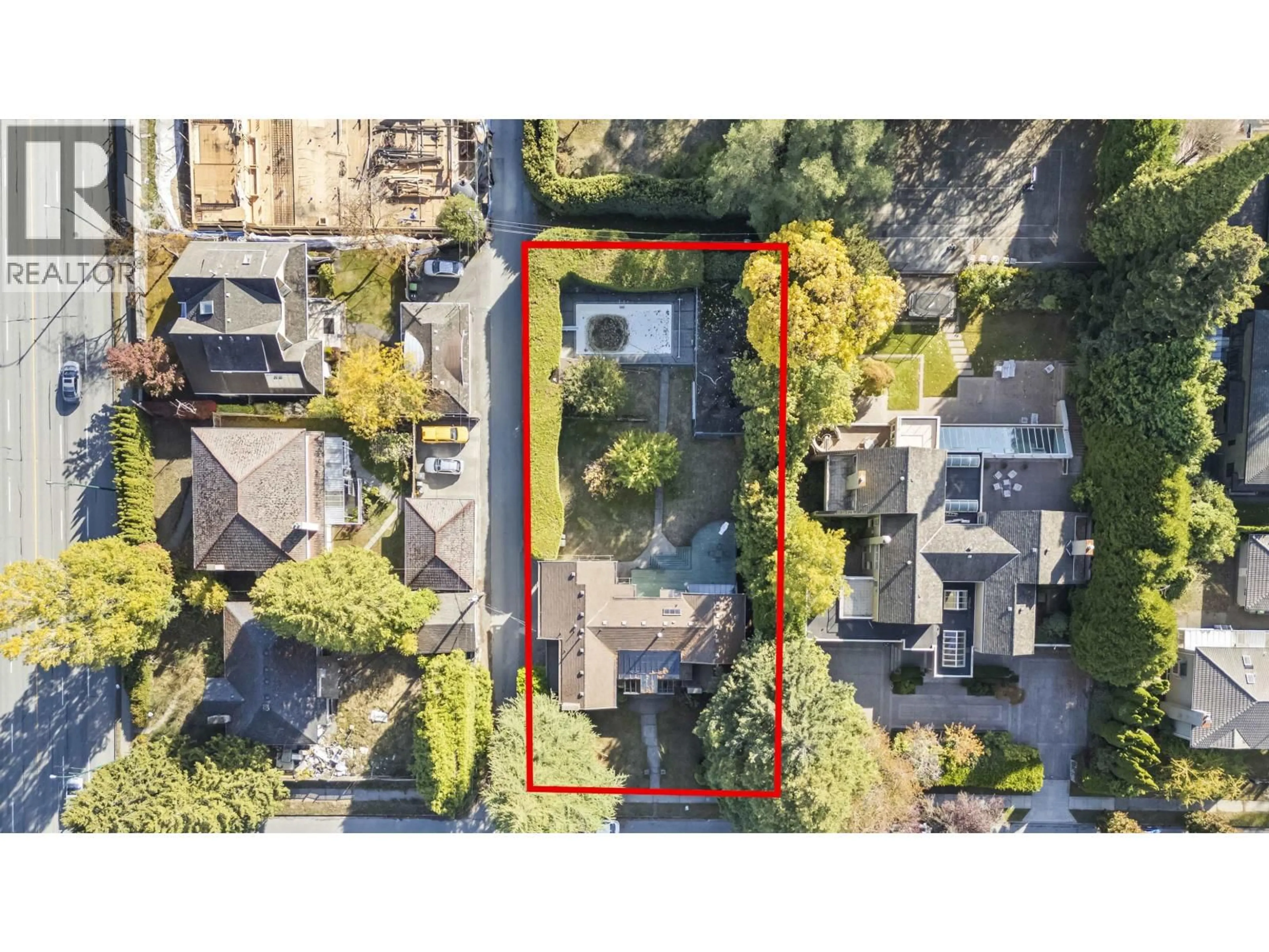 A pic from outside/outdoor area/front of a property/back of a property/a pic from drone, street for 1052 53RD AVENUE, Vancouver British Columbia V6P1K7
