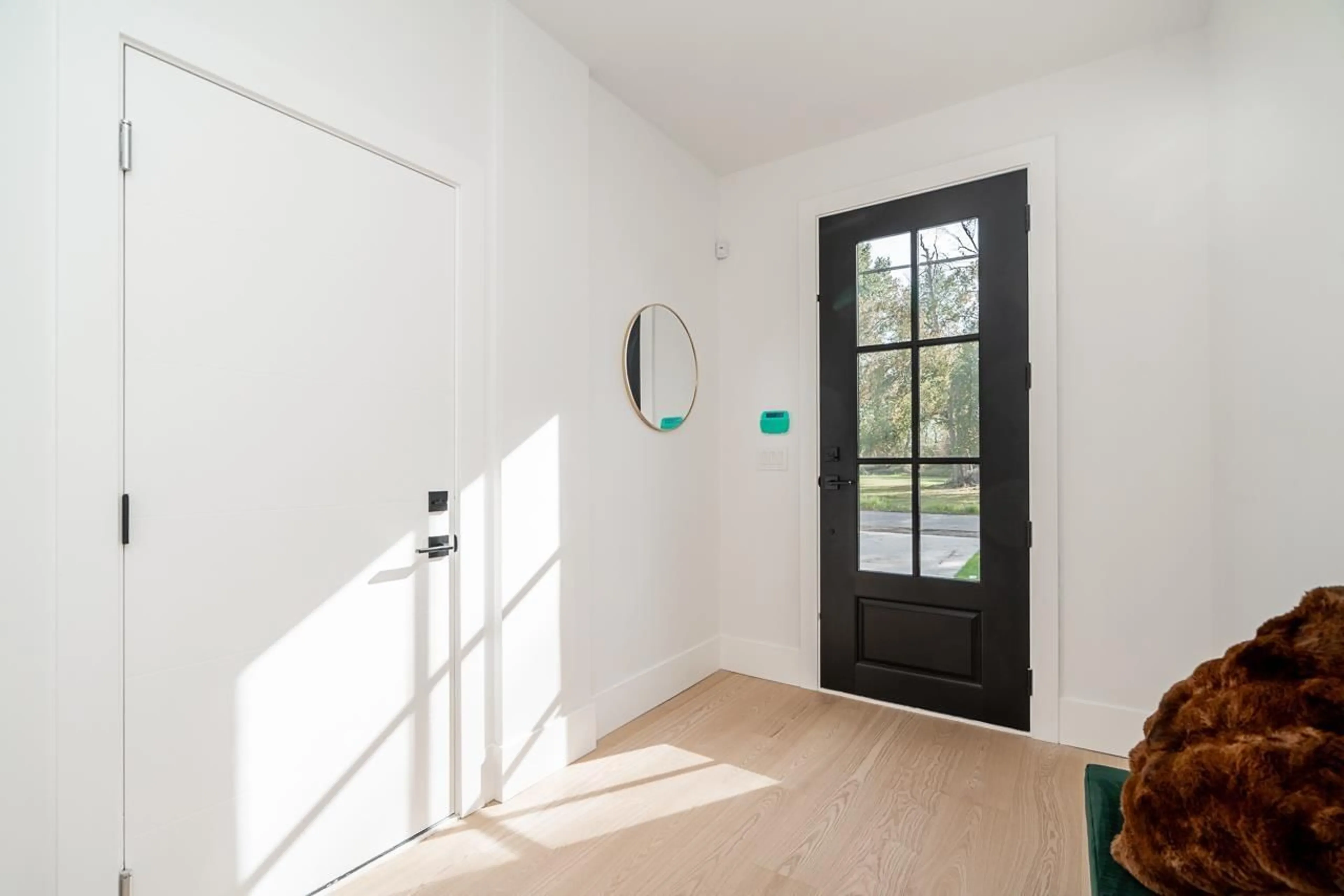 Indoor entryway for 101 - 17059 0 AVENUE, Surrey British Columbia V3Z9N9