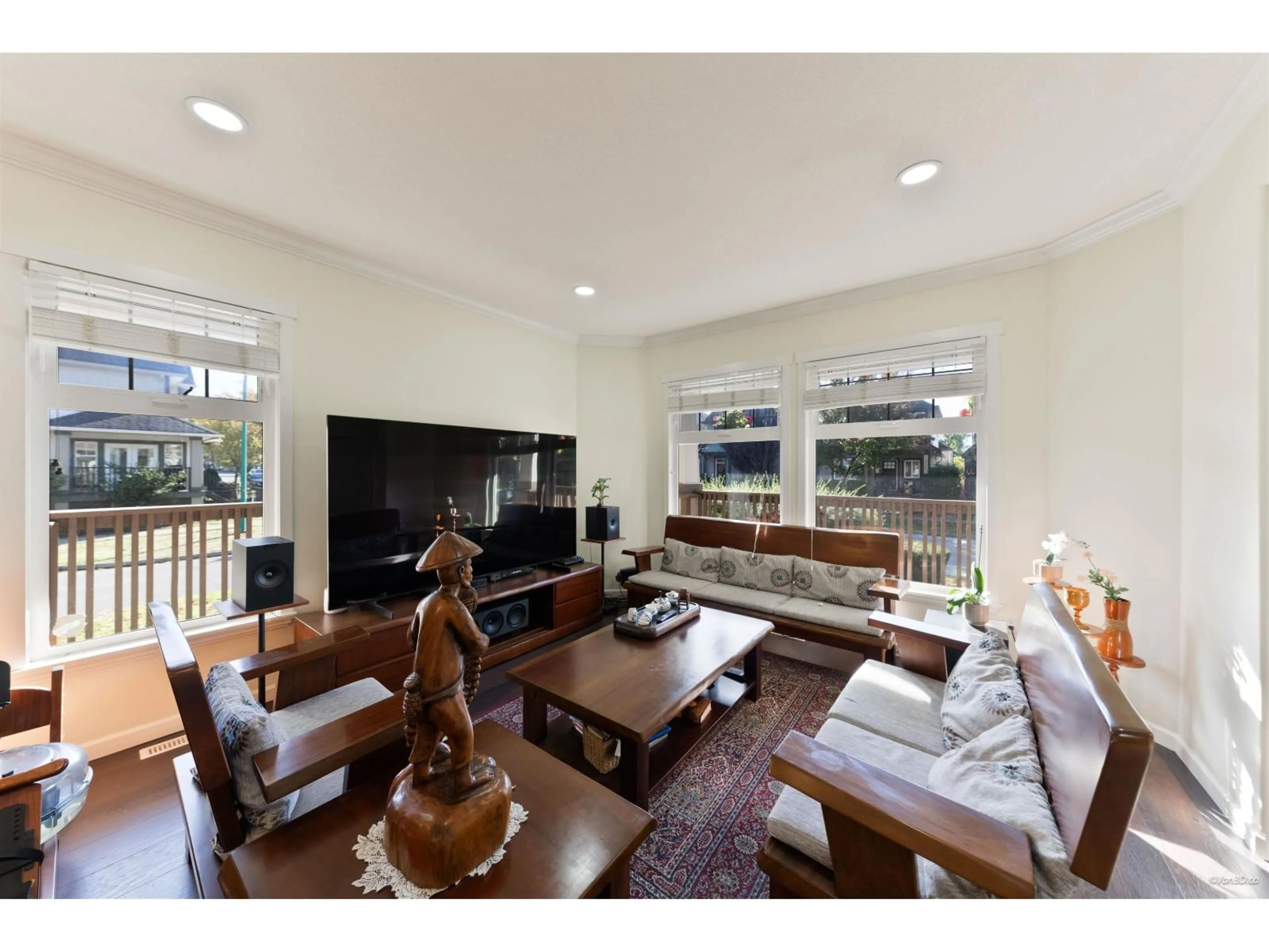 Living room with furniture, unknown for 19099 68 AVENUE, Surrey British Columbia V4N5P3