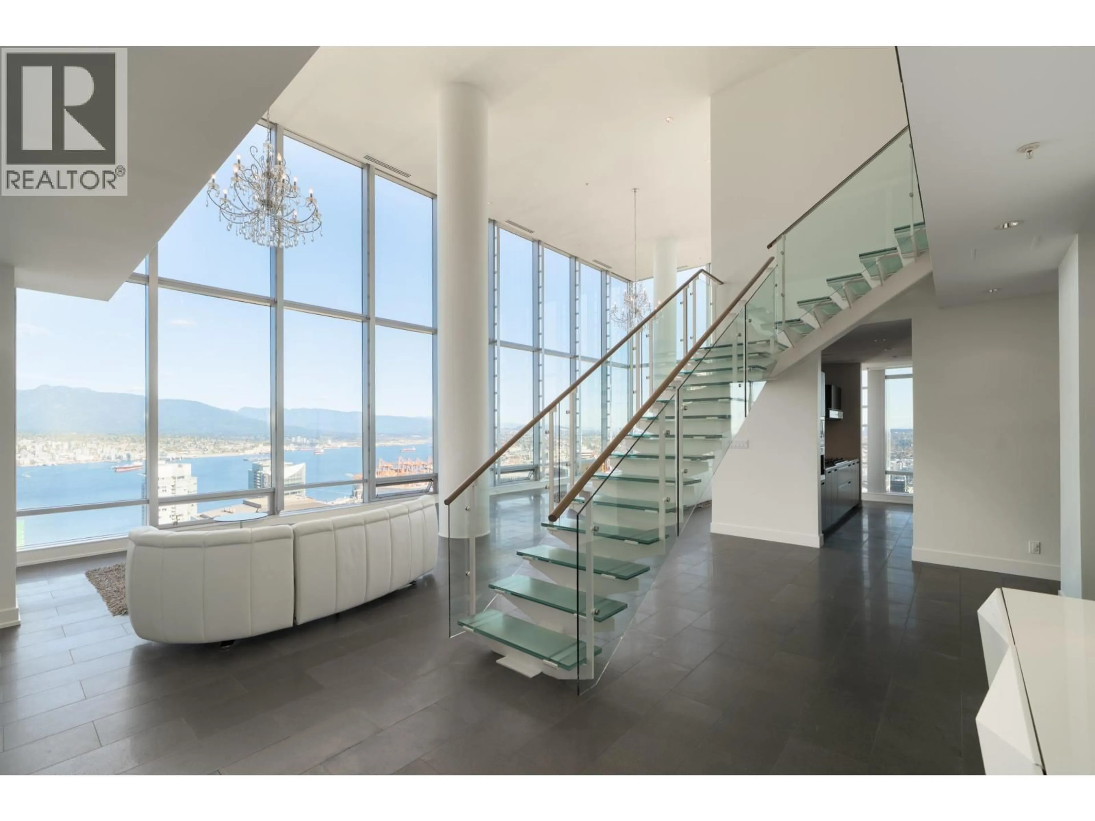 Indoor foyer for 5303 - 1128 GEORGIA STREET, Vancouver British Columbia V6E0A8