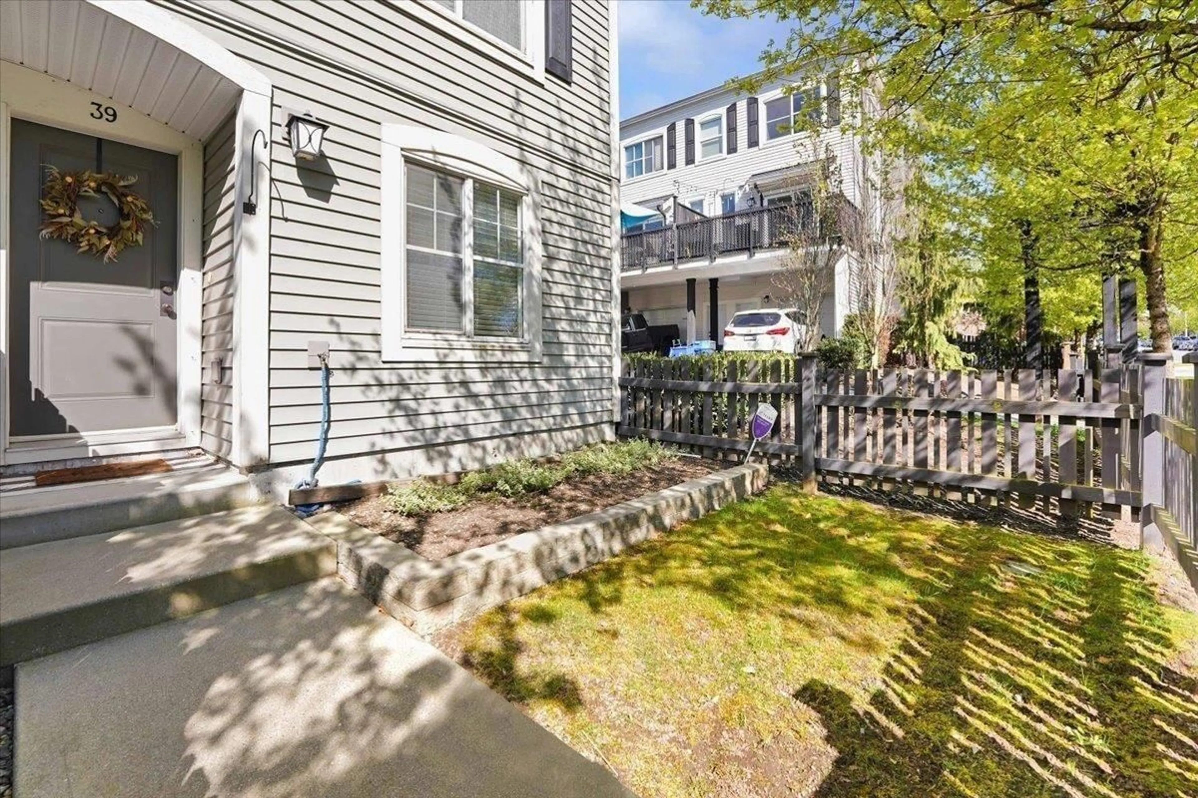 Patio, street for 39 - 19180 65 AVENUE, Surrey British Columbia V4N6M5
