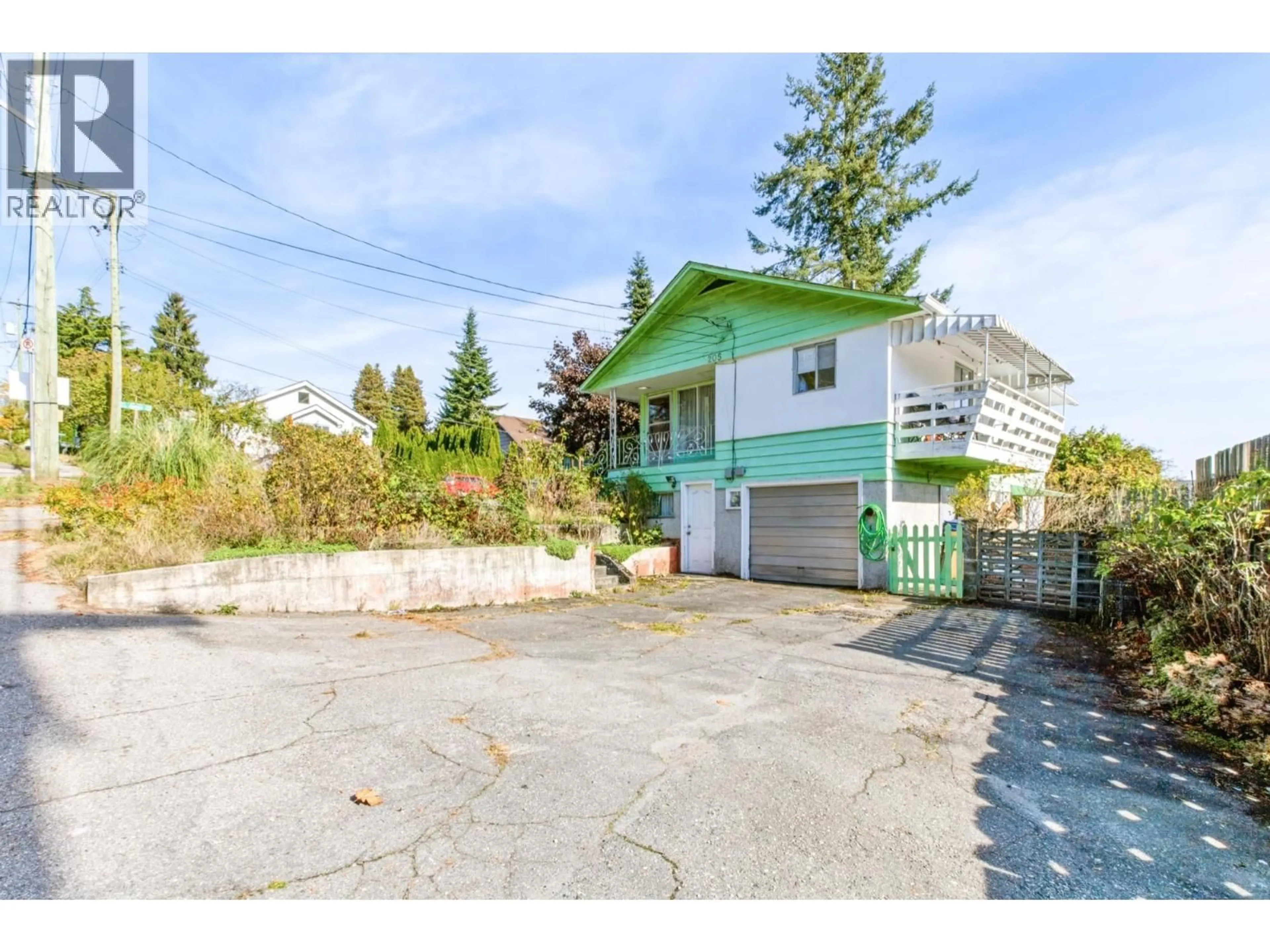 A pic from outside/outdoor area/front of a property/back of a property/a pic from drone, street for 205 NELSON STREET, Coquitlam British Columbia V3K4M5