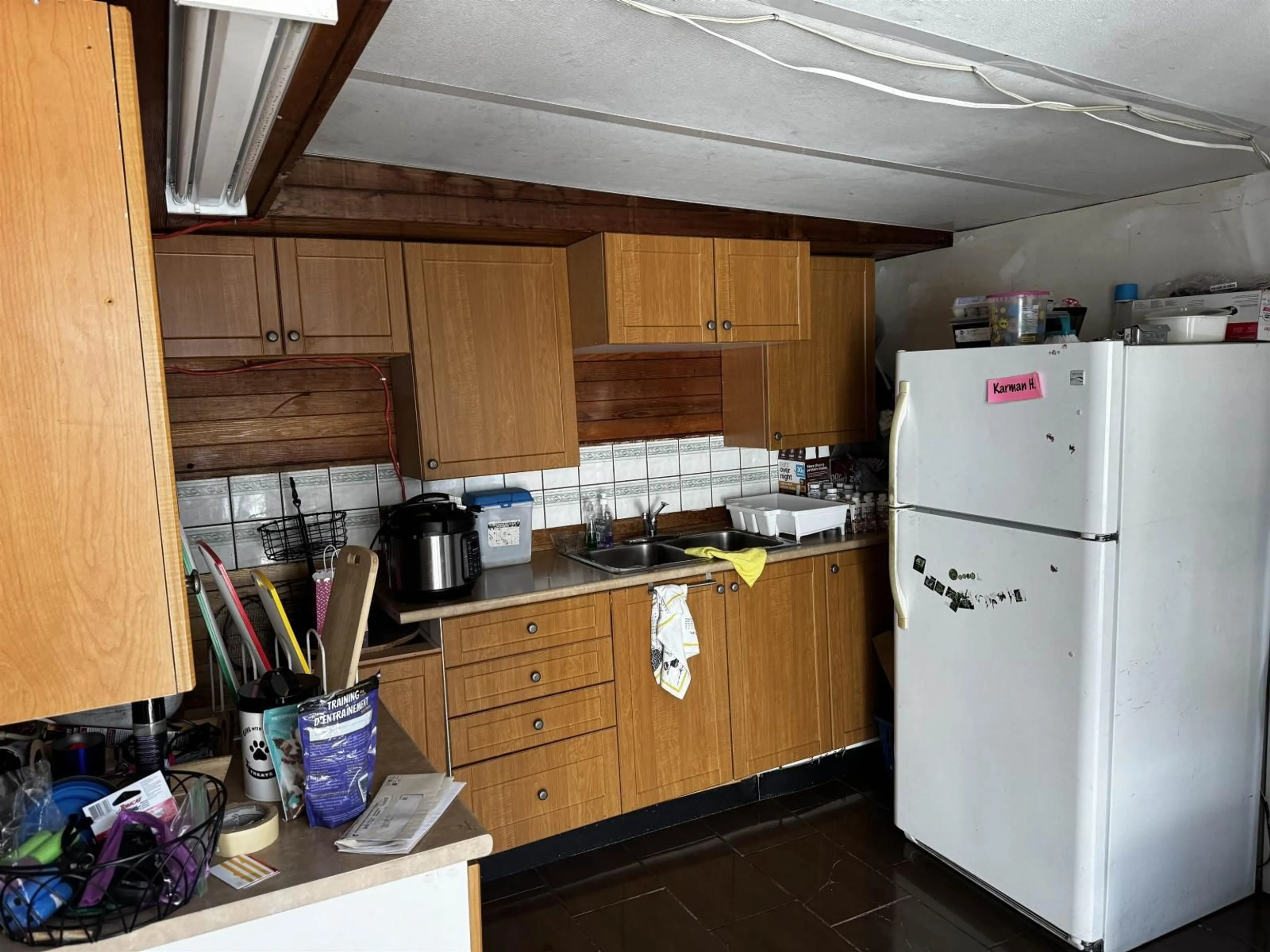 Standard kitchen, unknown for 12420 96 AVENUE, Surrey British Columbia V3V1X1