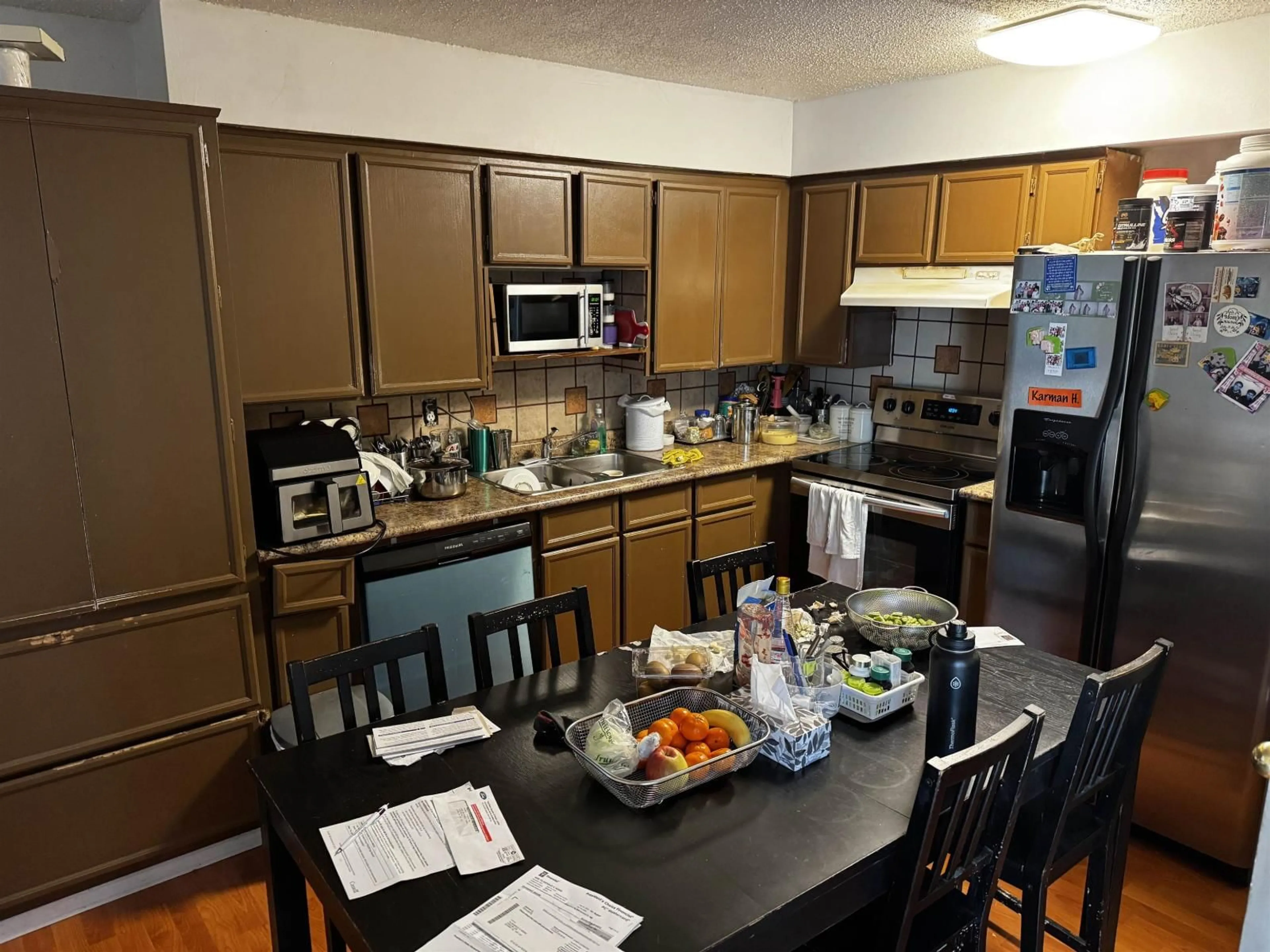 Standard kitchen, unknown for 12420 96 AVENUE, Surrey British Columbia V3V1X1
