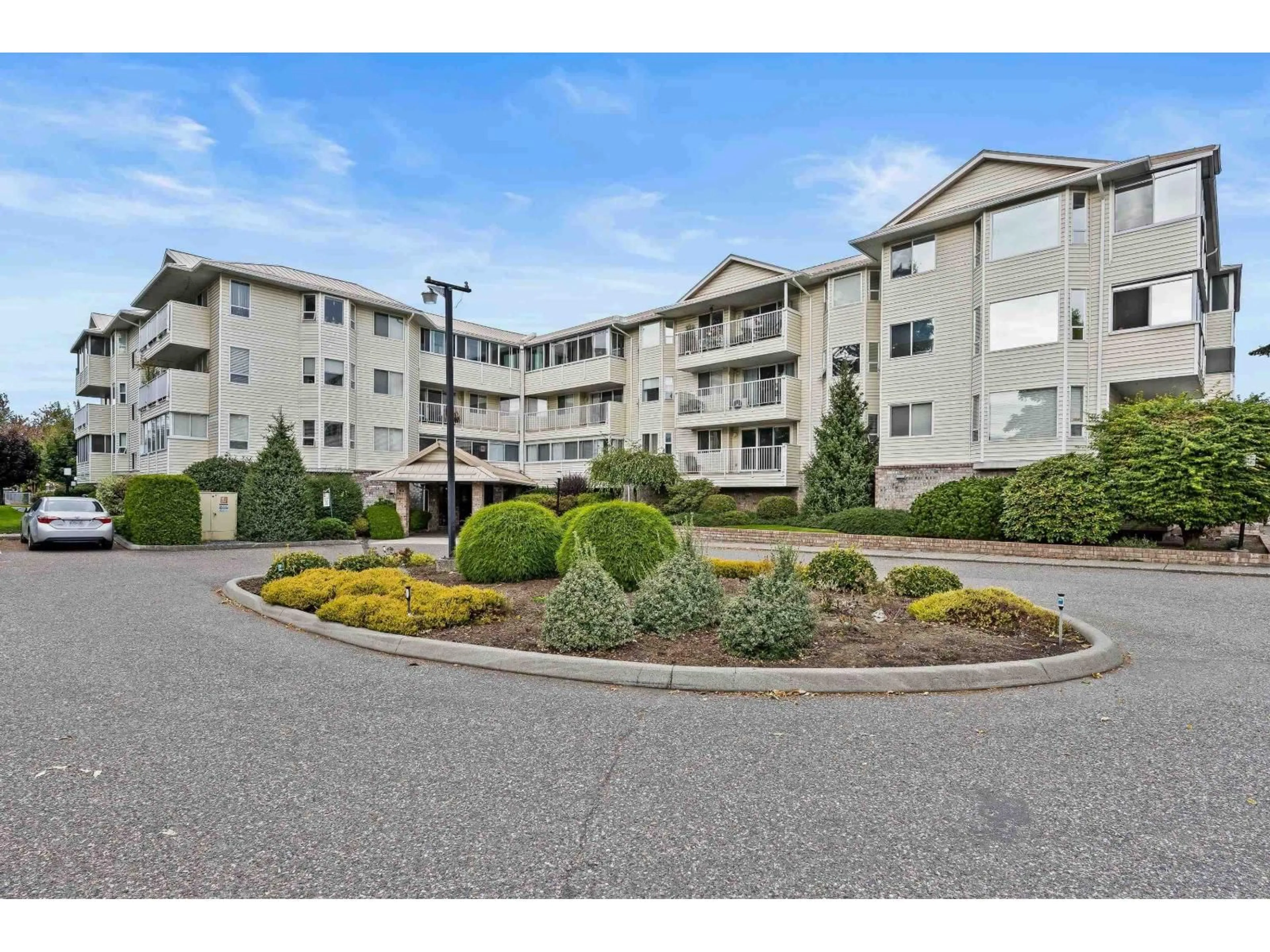 A pic from outside/outdoor area/front of a property/back of a property/a pic from drone, unknown for 302 - 8725 ELM DRIVE, Chilliwack British Columbia V2P4Y3