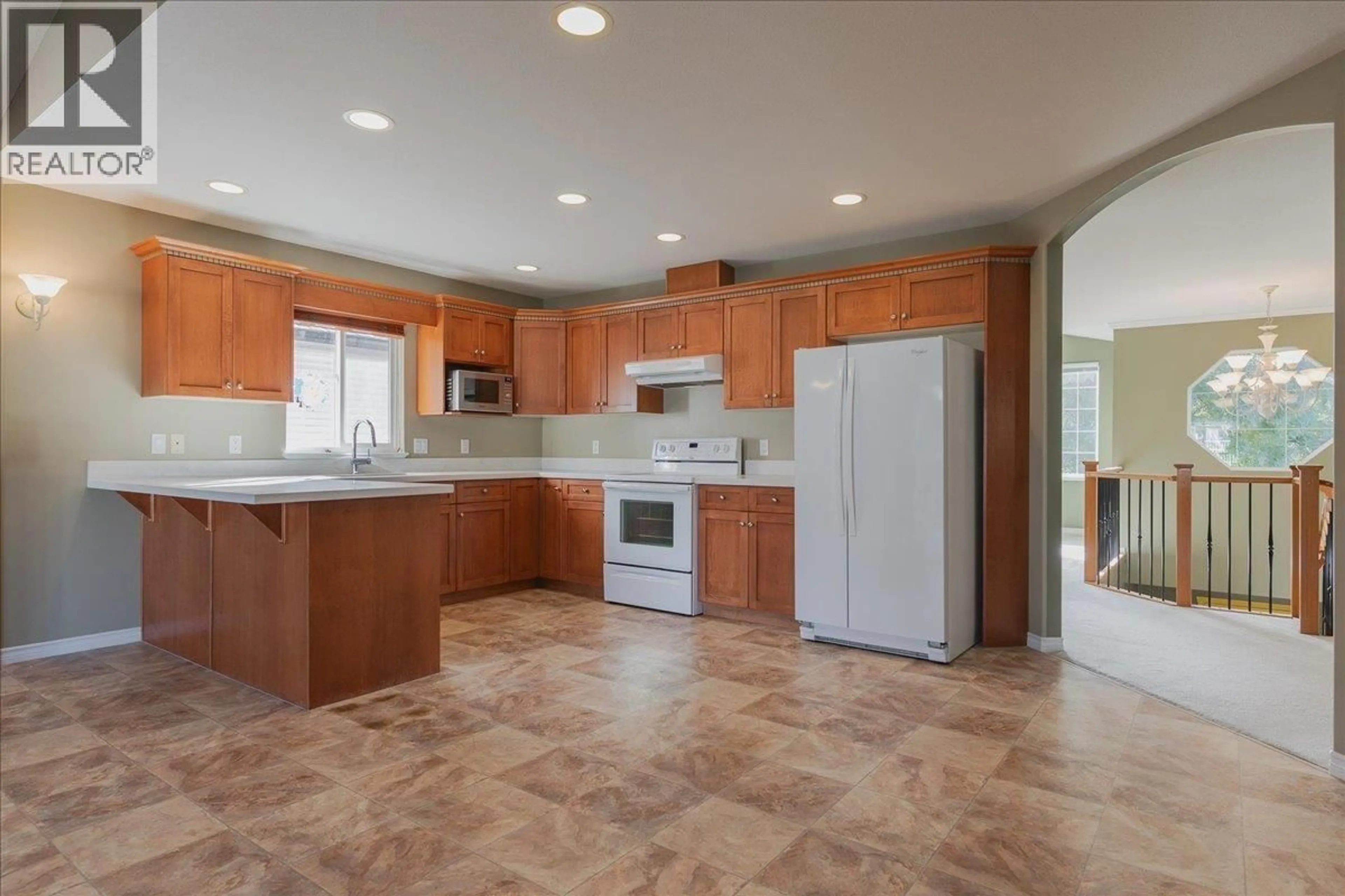 Open concept kitchen, ceramic/tile floor for 23661 114A AVENUE, Maple Ridge British Columbia V2W2A4